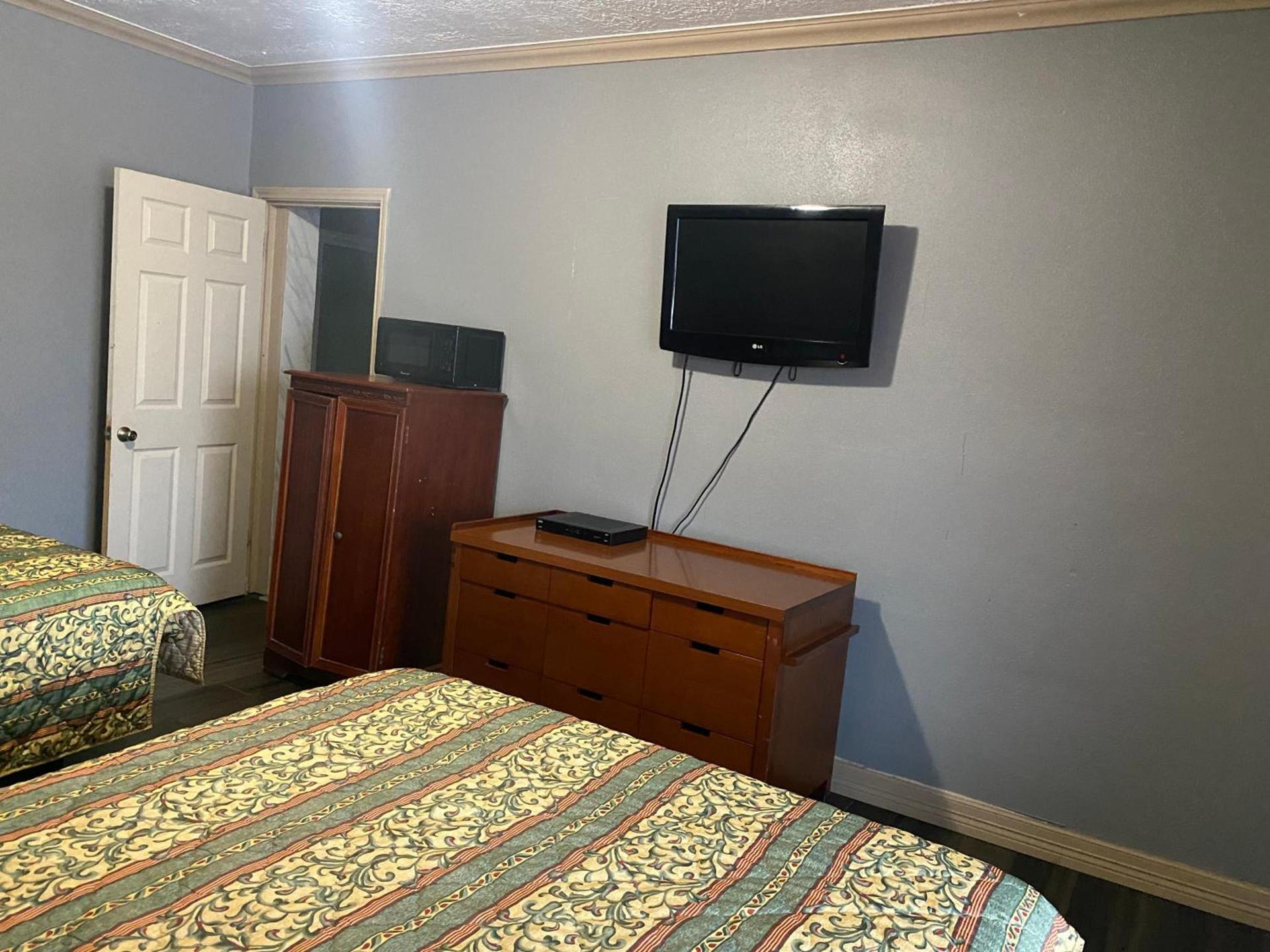 Surf Motel and Apartments photo 12