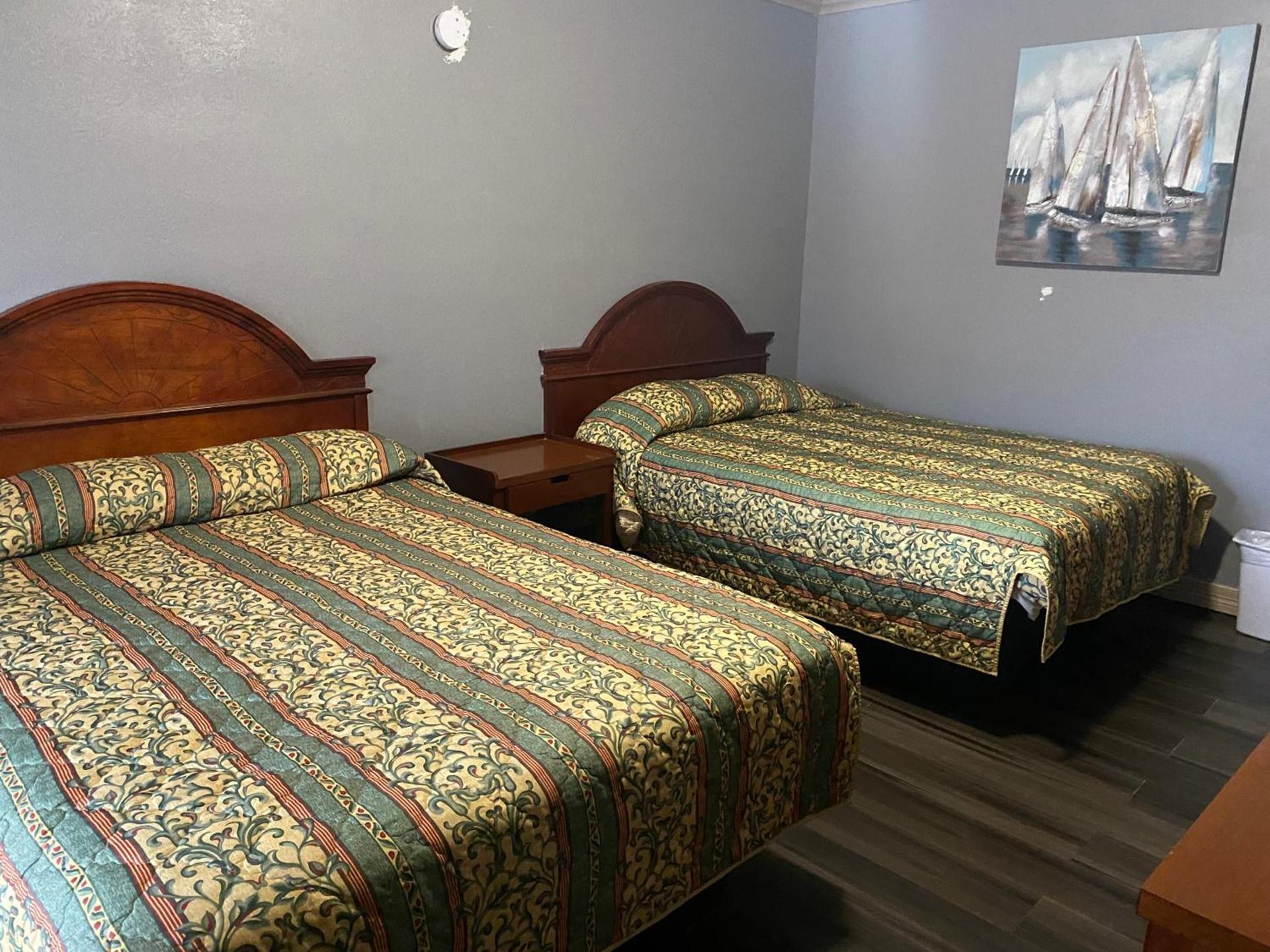 Surf Motel and Apartments photo 2