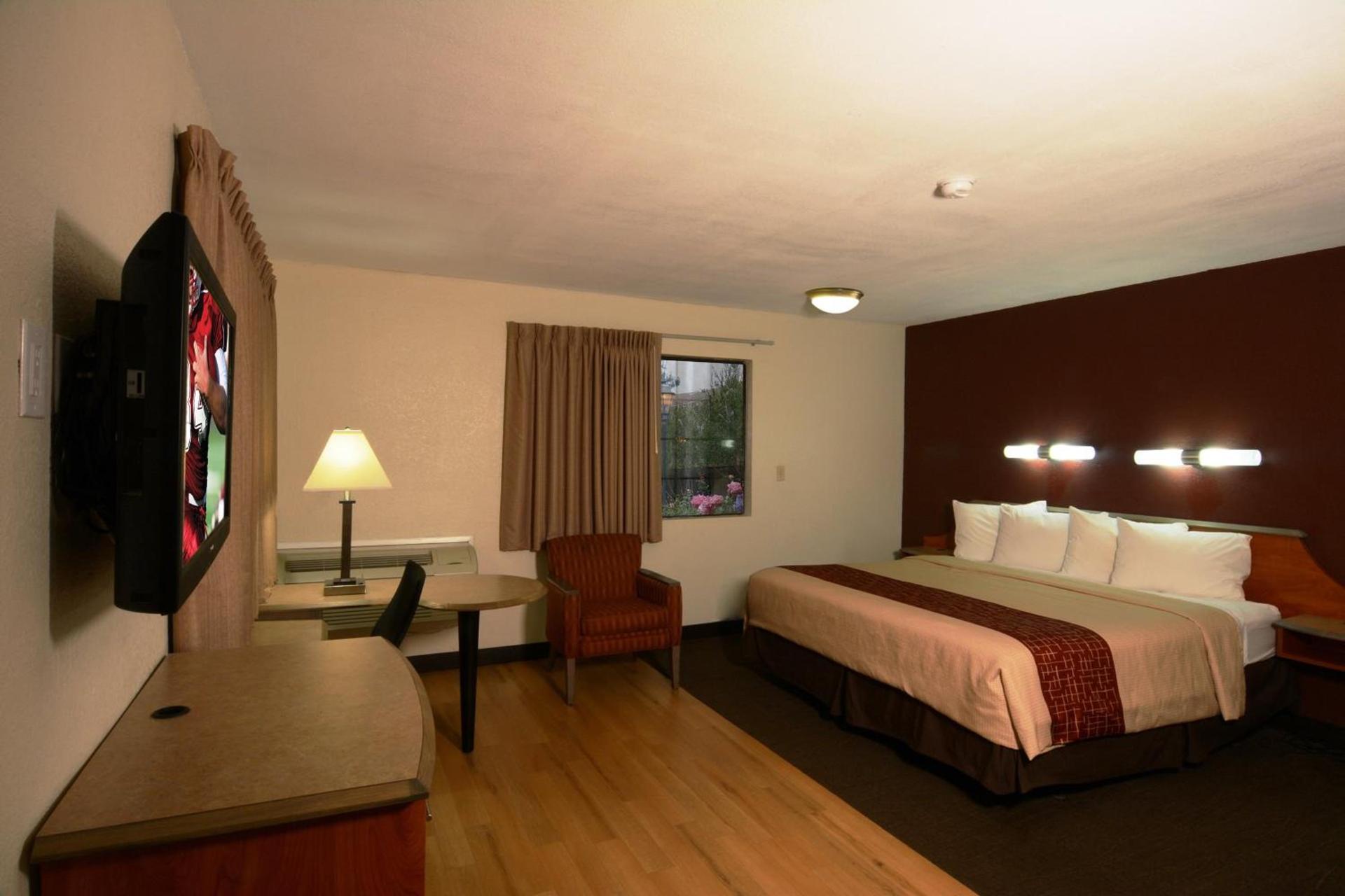 Red Roof Inn San Dimas - Fairplex photo 17