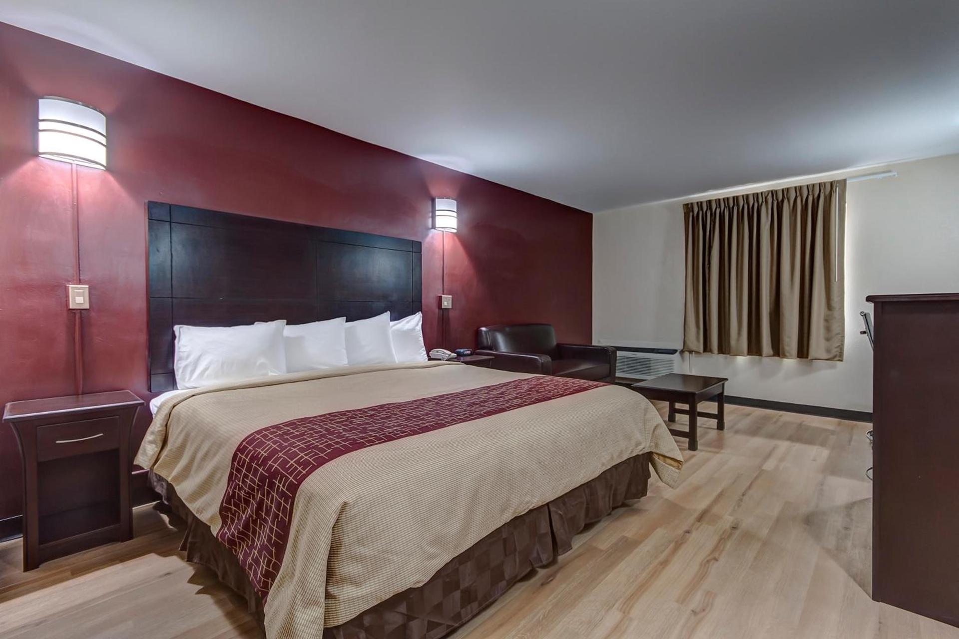 Red Roof Inn Van Horn photo 23