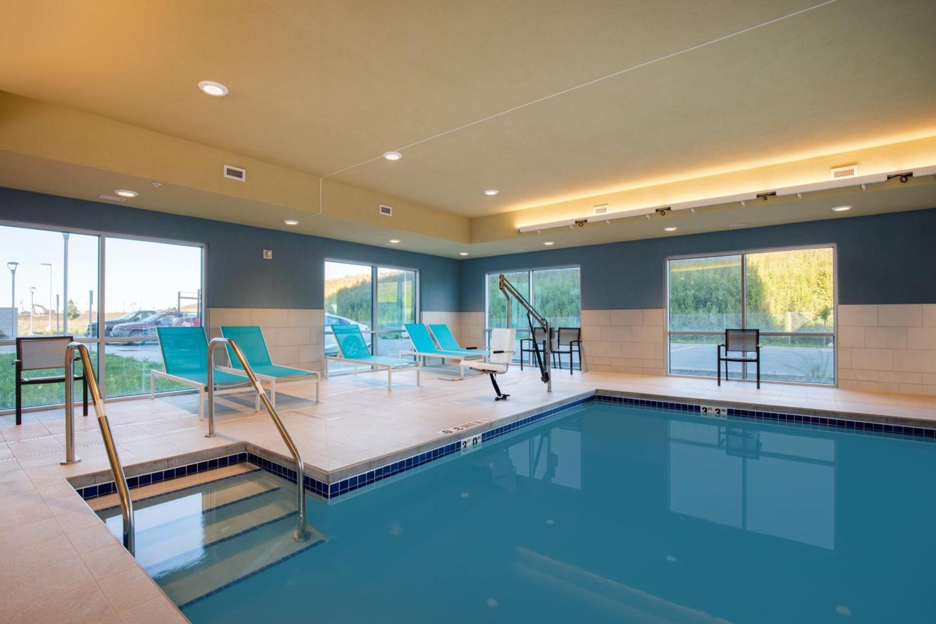 Holiday Inn Express & Suites - Beloit by IHG photo 58