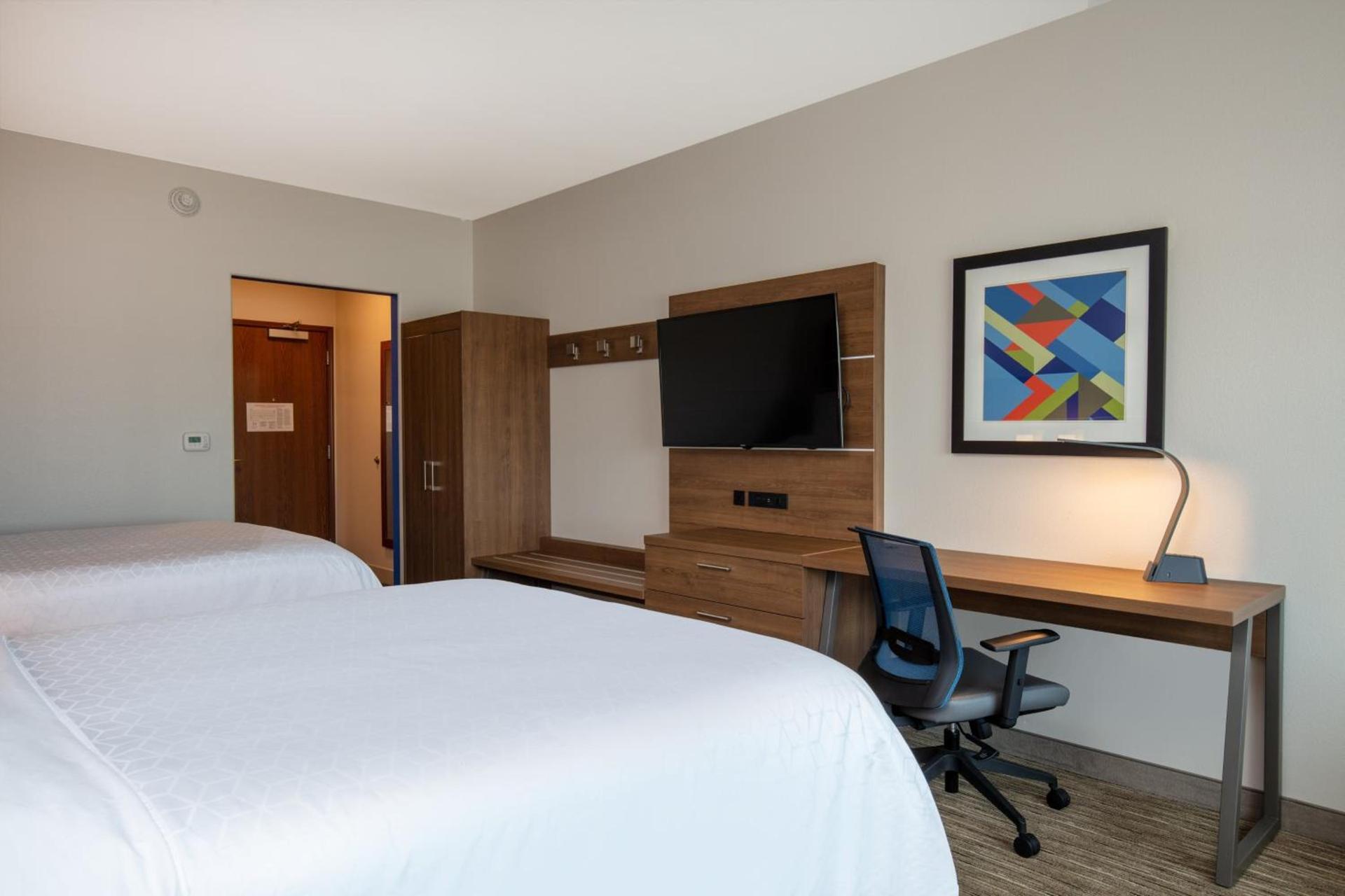 Holiday Inn Express & Suites - Beloit by IHG photo 22