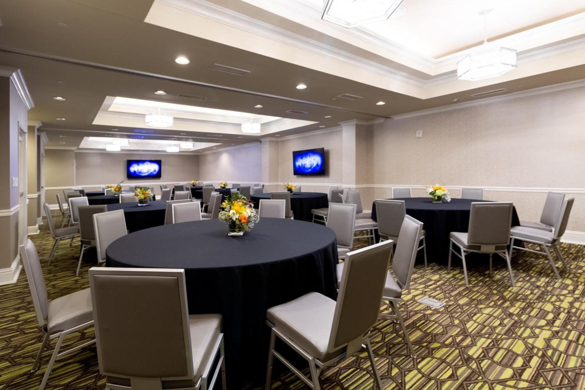 Holiday Inn Express Savannah - Historic District photo 30