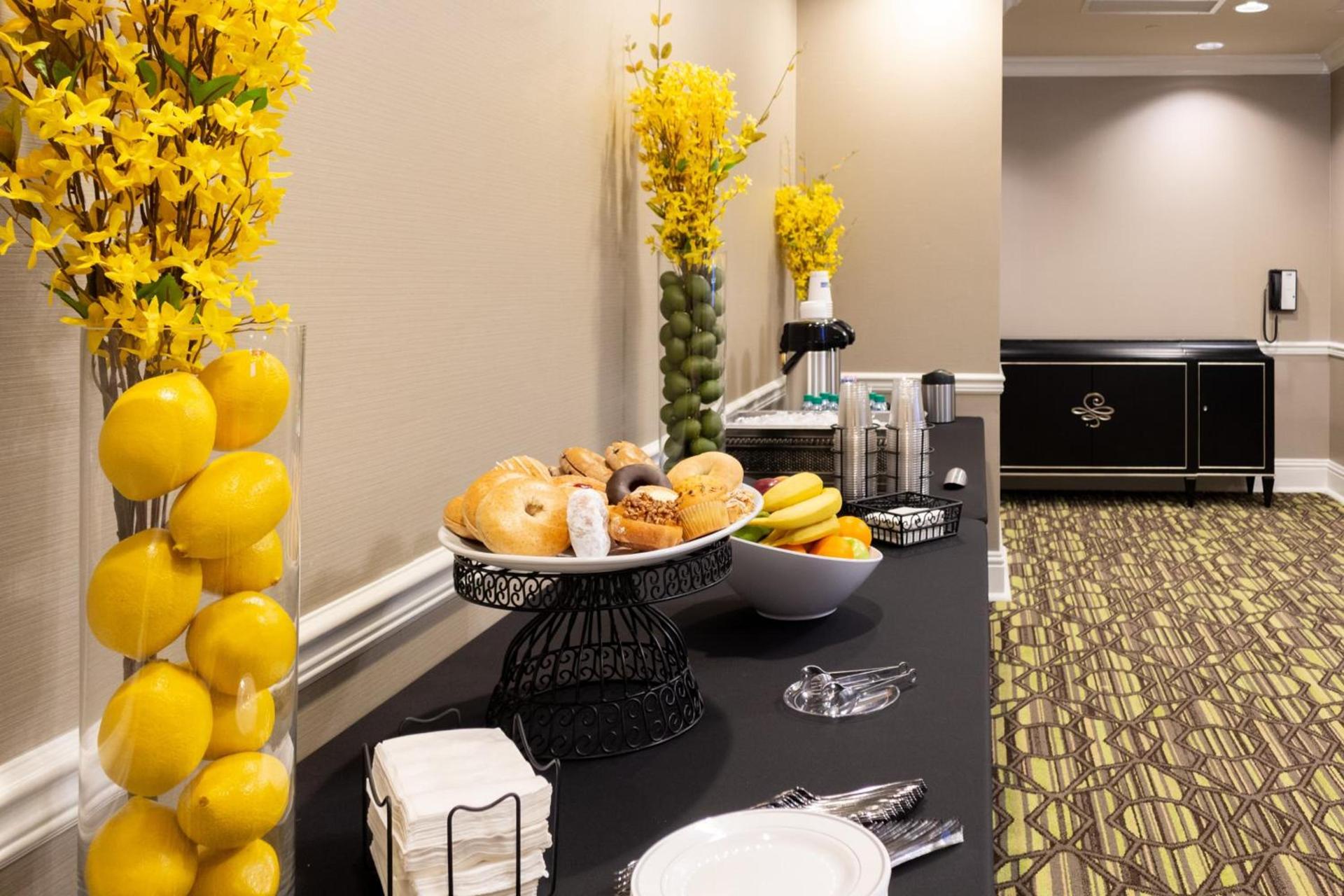 Holiday Inn Express Savannah - Historic District photo 19