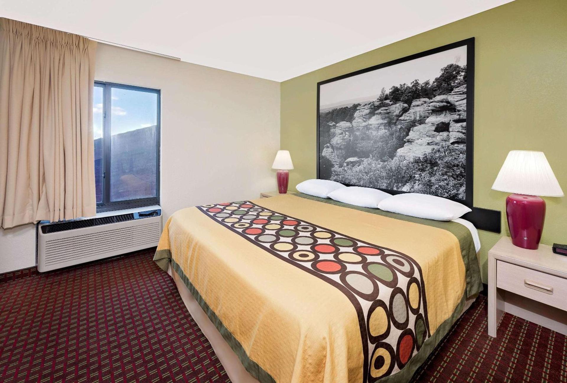 Super 8 by Wyndham Metropolis photo 4