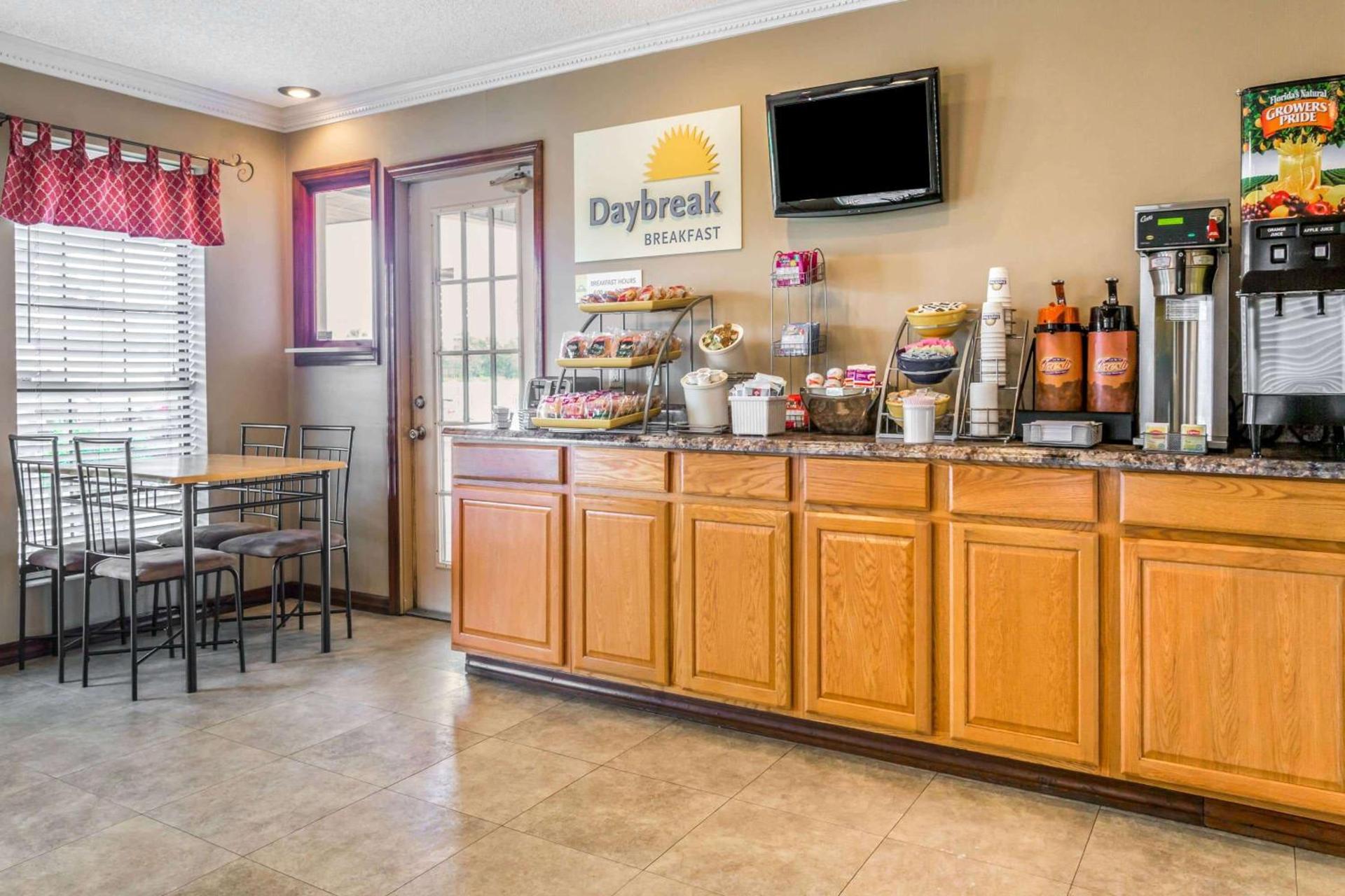 Days Inn by Wyndham Madison photo 12