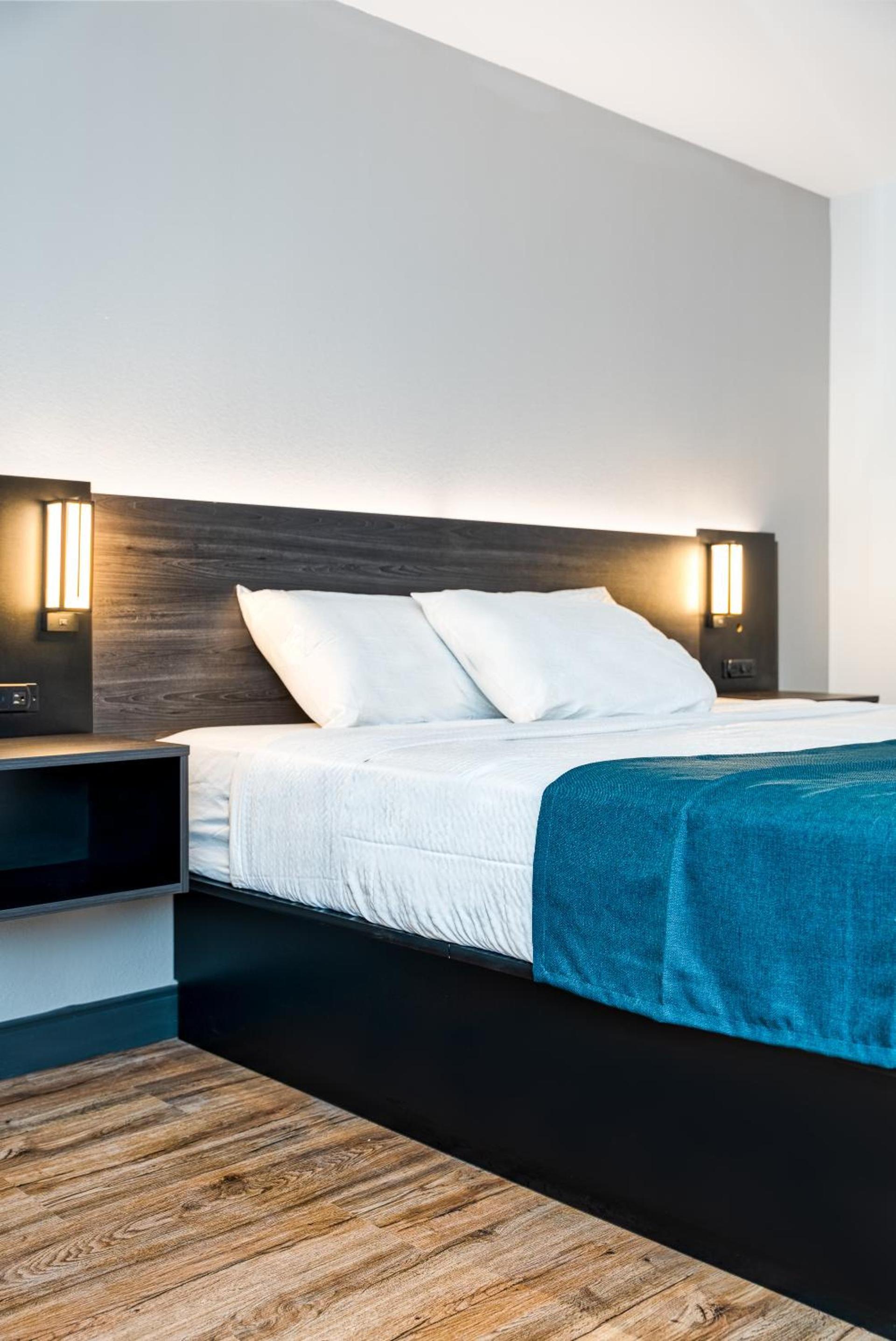 Studio 6 Suites Stockton, CA Waterfront photo 71