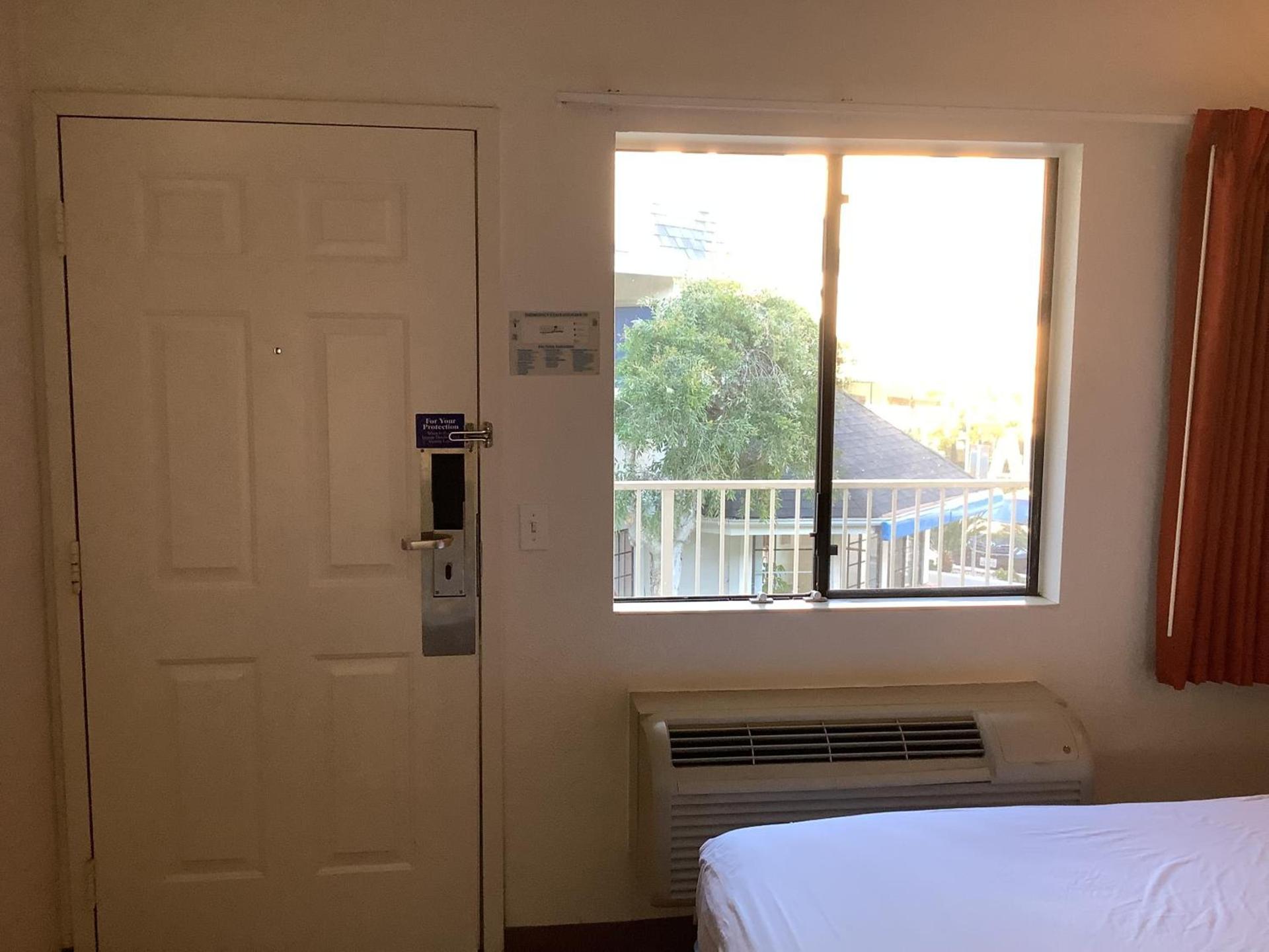 Carlsbad Village Inn photo 19