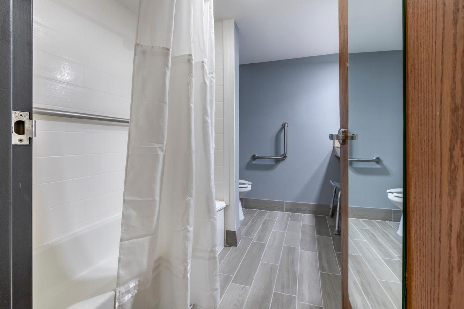 Best Western Bloomington Edina - Minneapolis photo 25