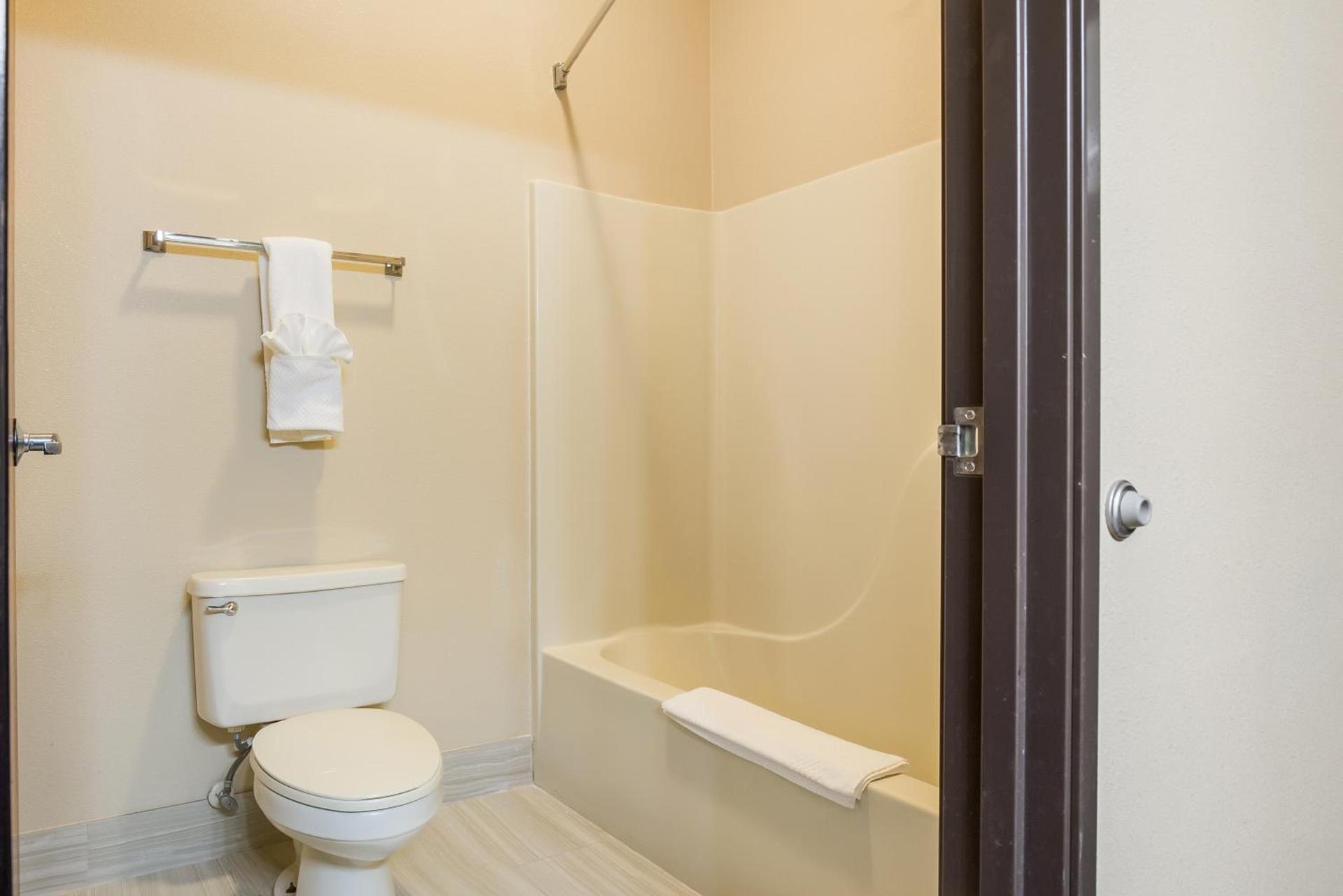 Quality Inn & Suites Caseyville - St Louis photo 33