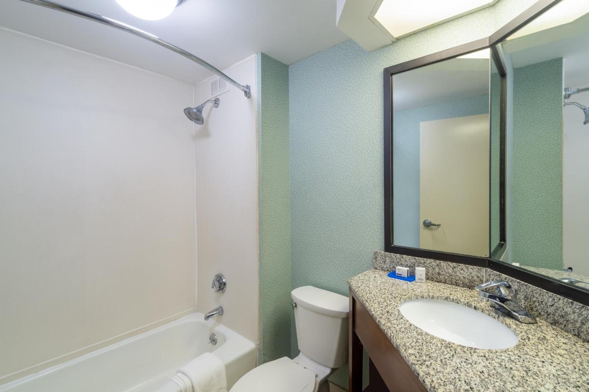 Holiday Inn Express Forsyth by IHG photo 35