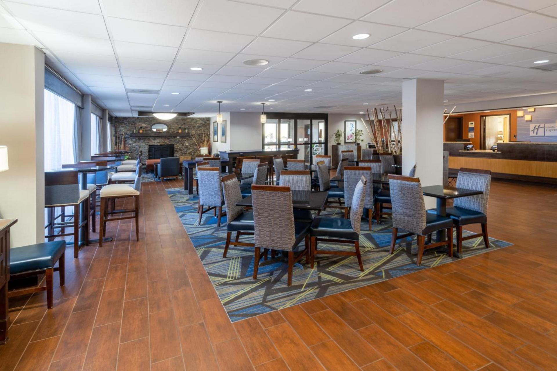 Holiday Inn Express Forsyth by IHG photo 36