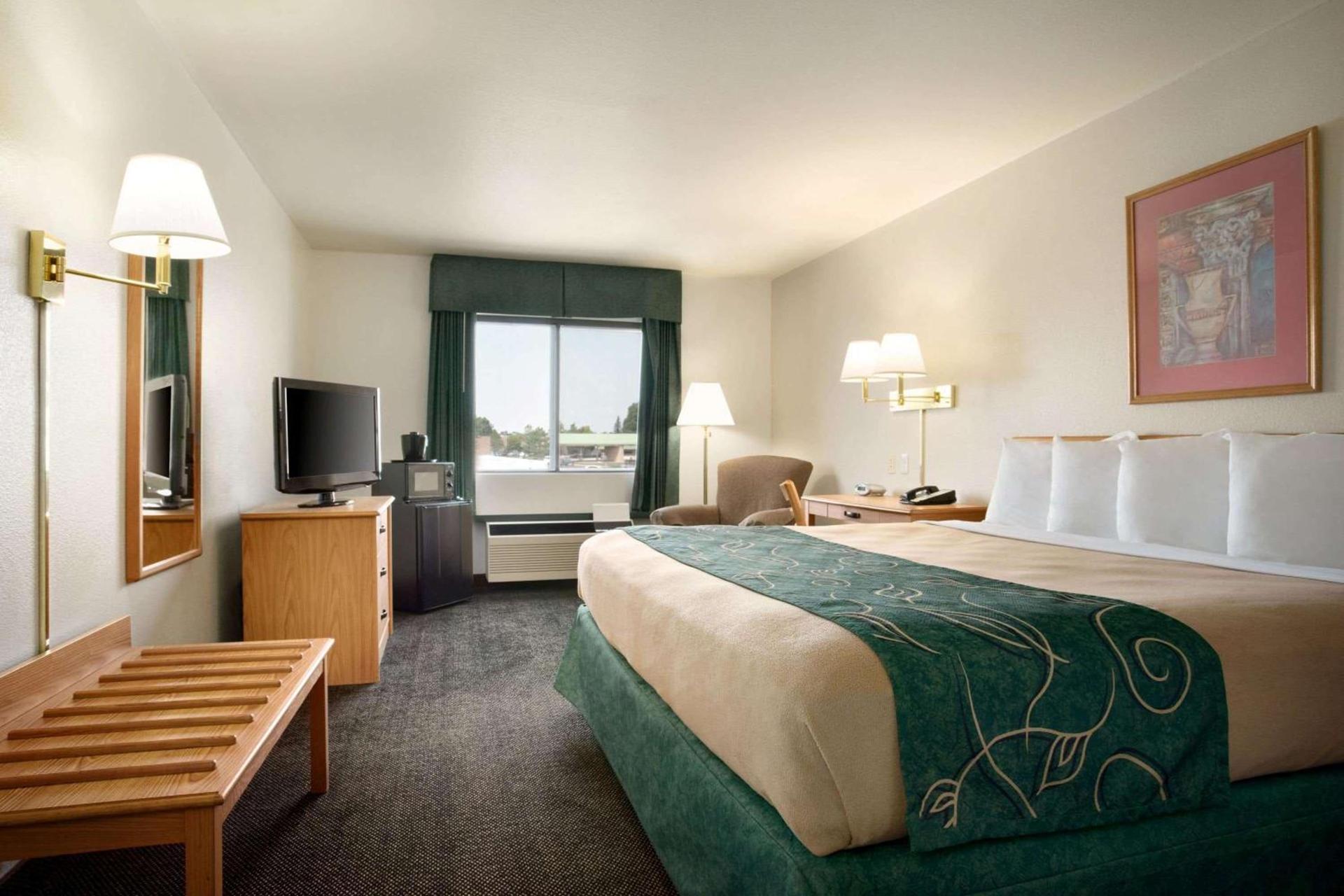 Travelodge by Wyndham Cheyenne photo 7