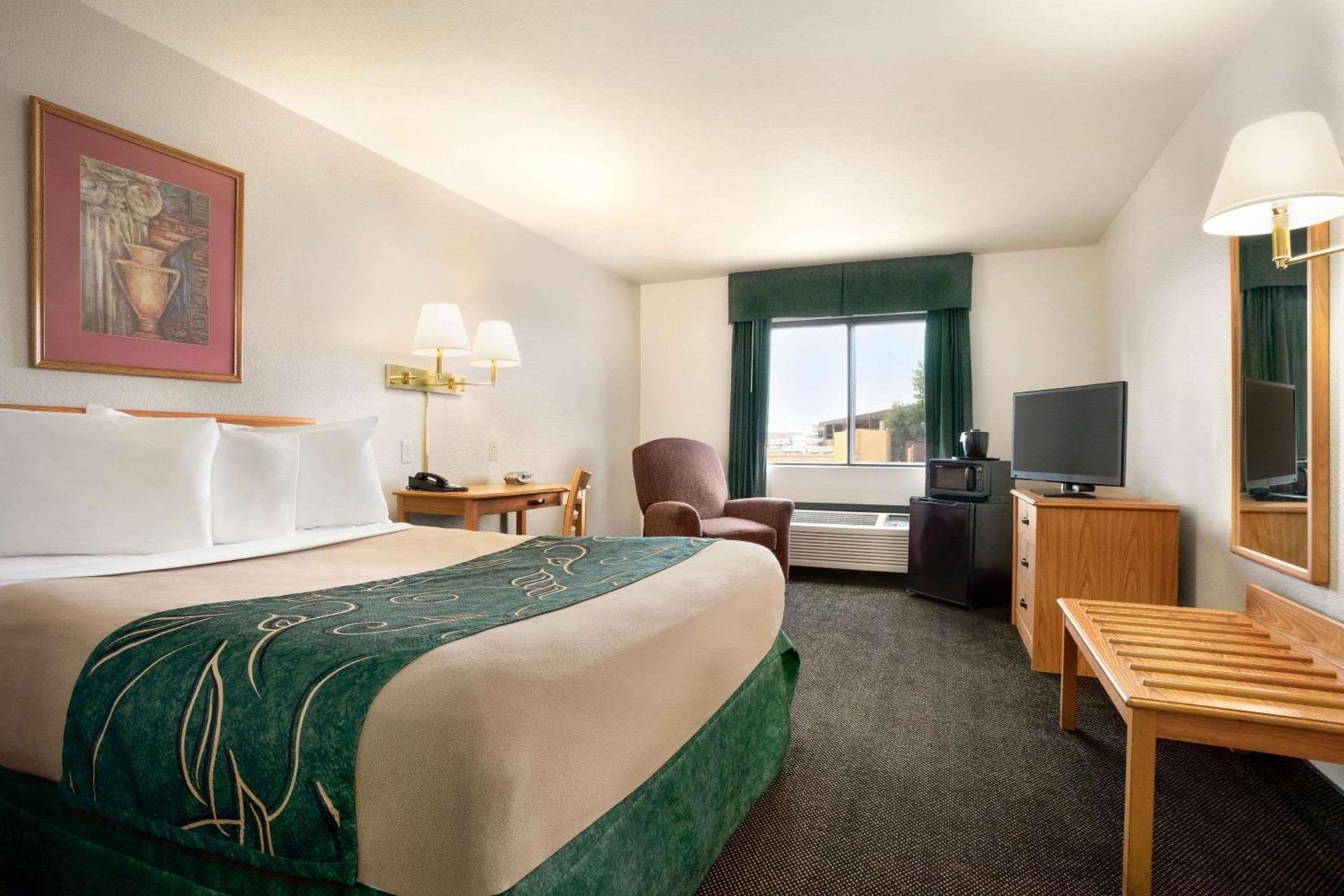 Travelodge by Wyndham Cheyenne photo 9