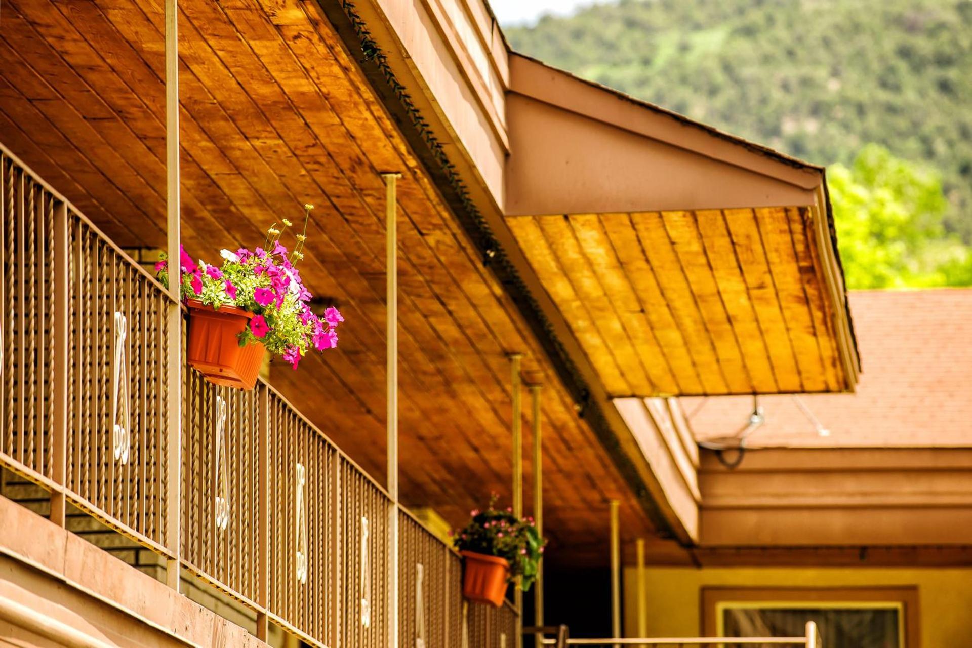 Glenwood Springs Inn photo 42