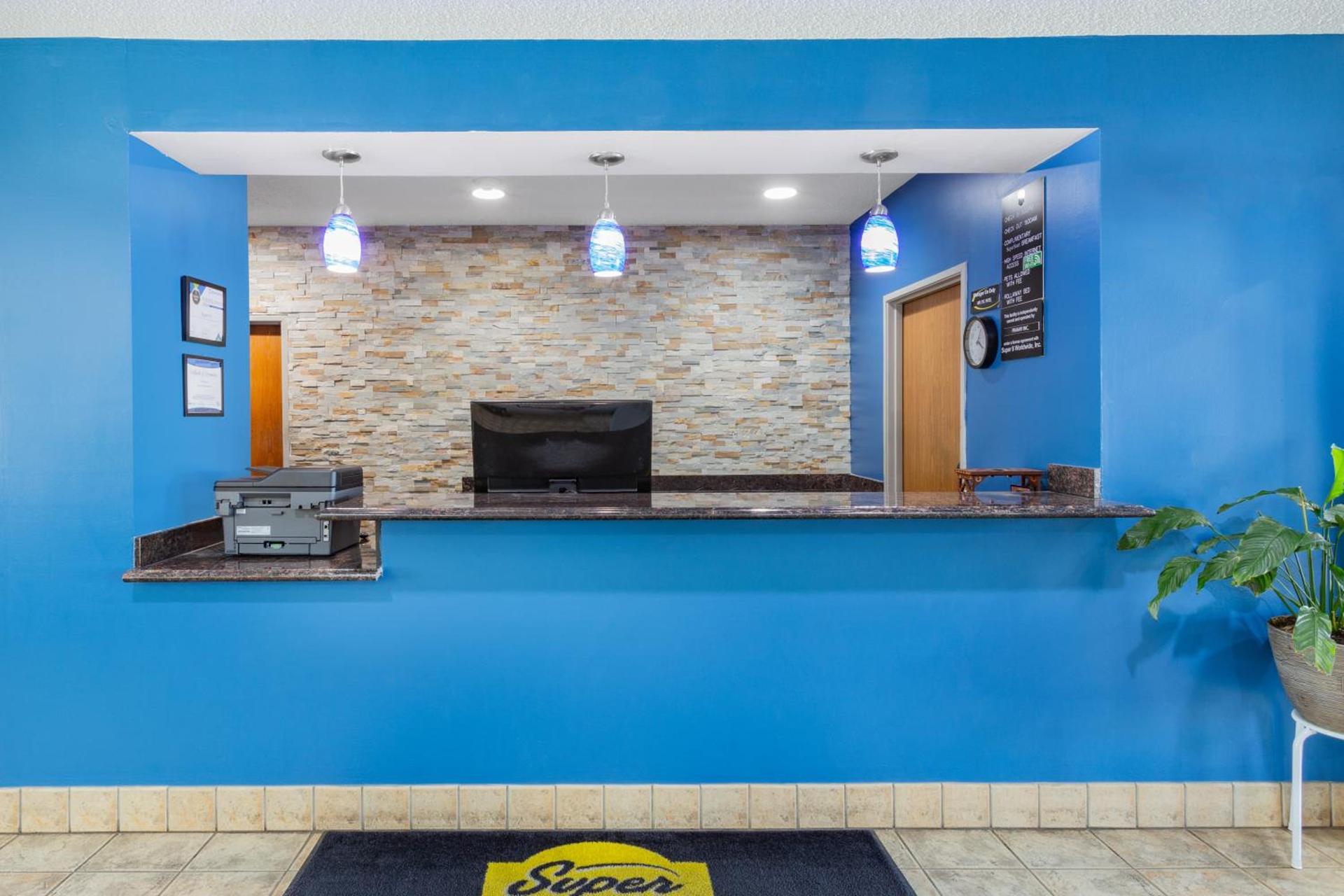 Super 8 by Wyndham Kokomo photo 45