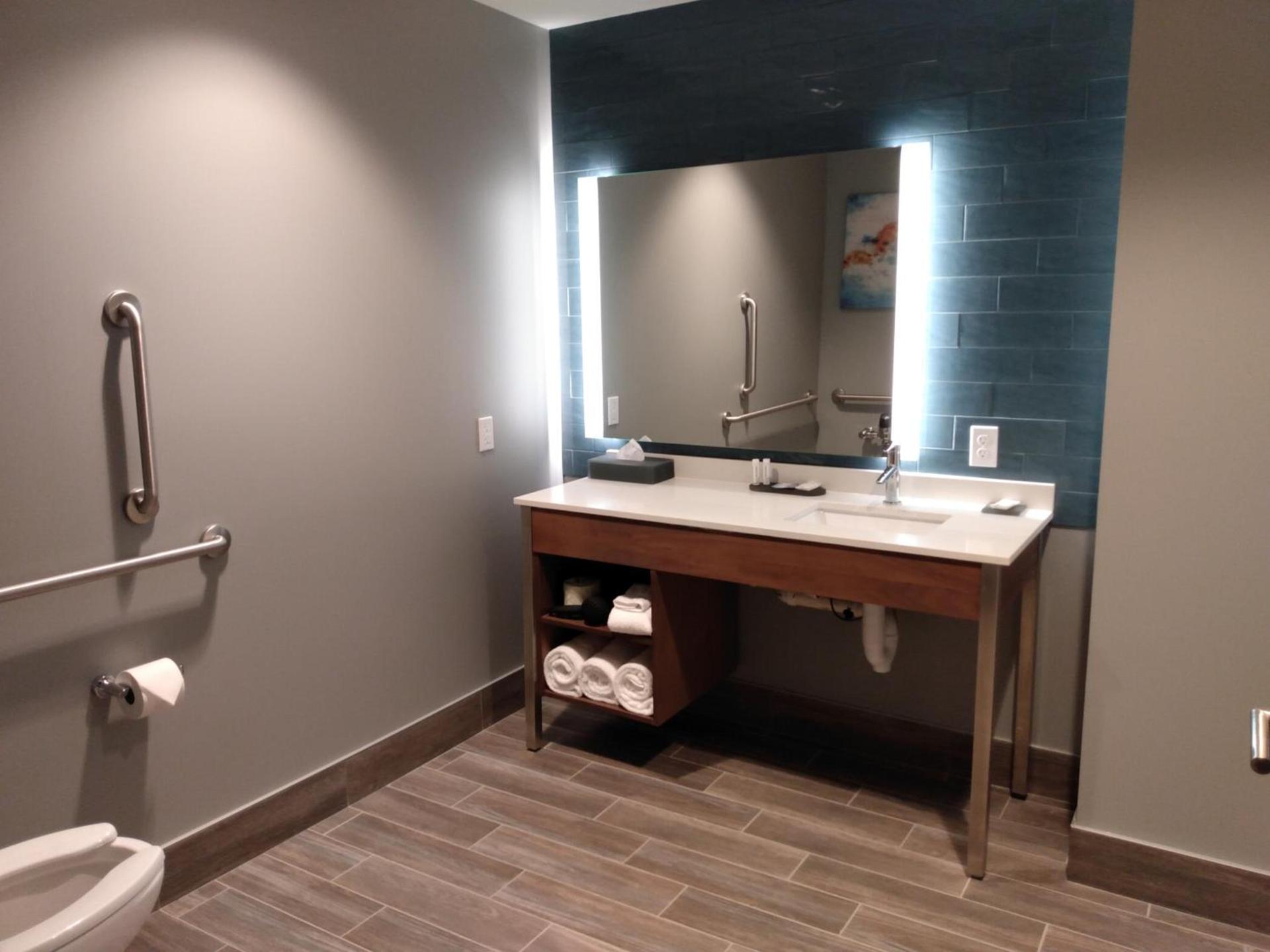 La Quinta Inn & Suites by Wyndham Bardstown photo 19