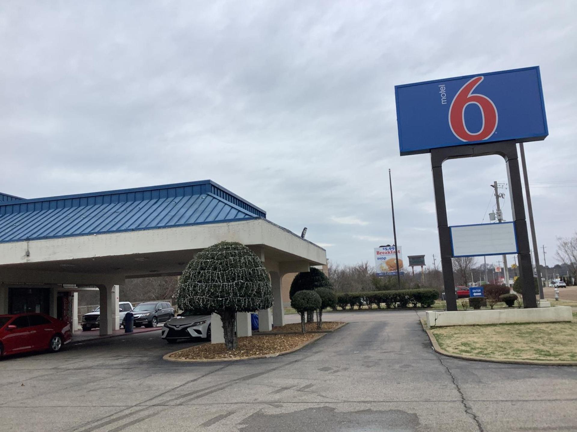 Motel 6-Memphis, TN - East photo 1