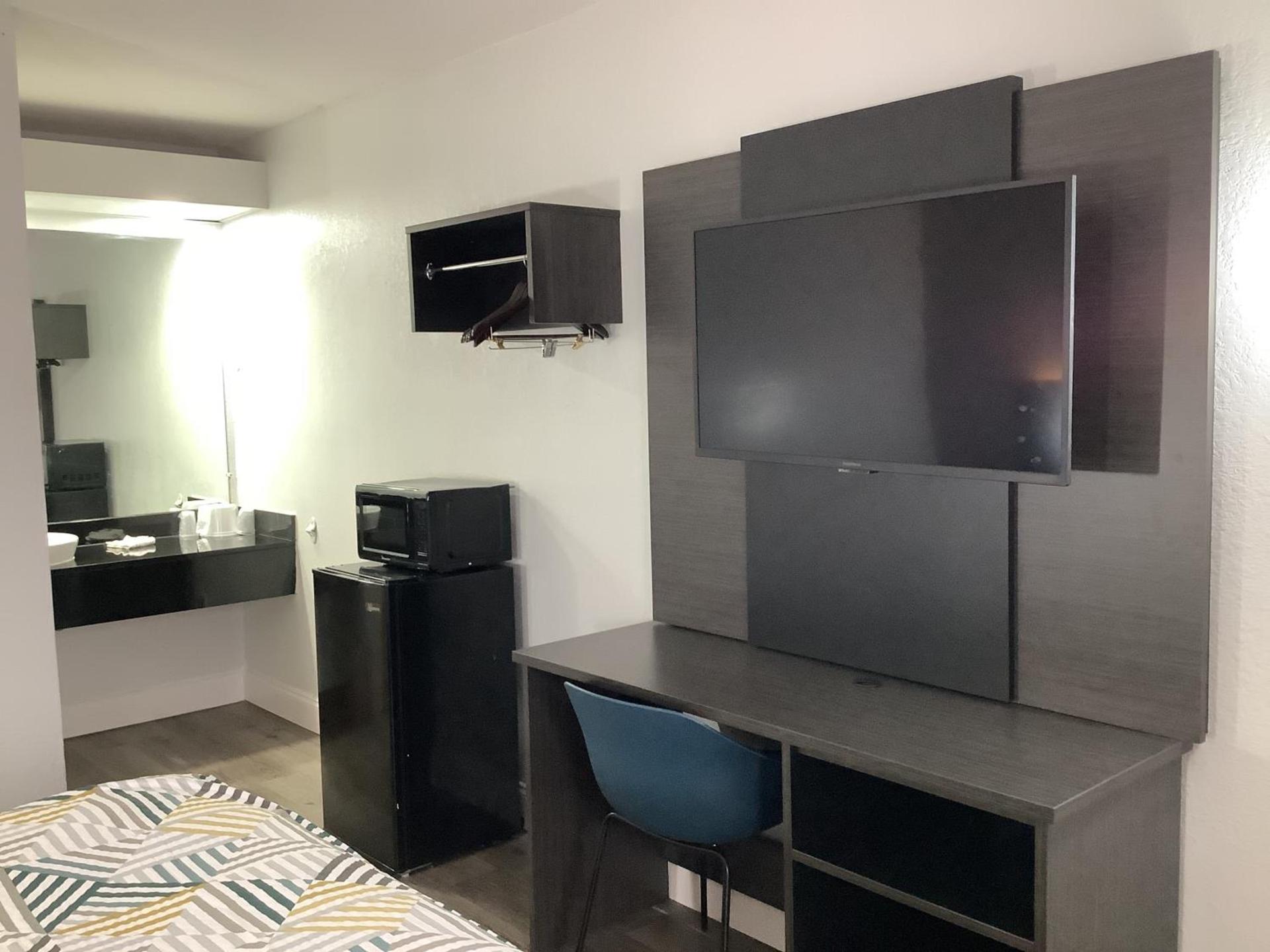 Motel 6-Memphis, TN - East photo 40
