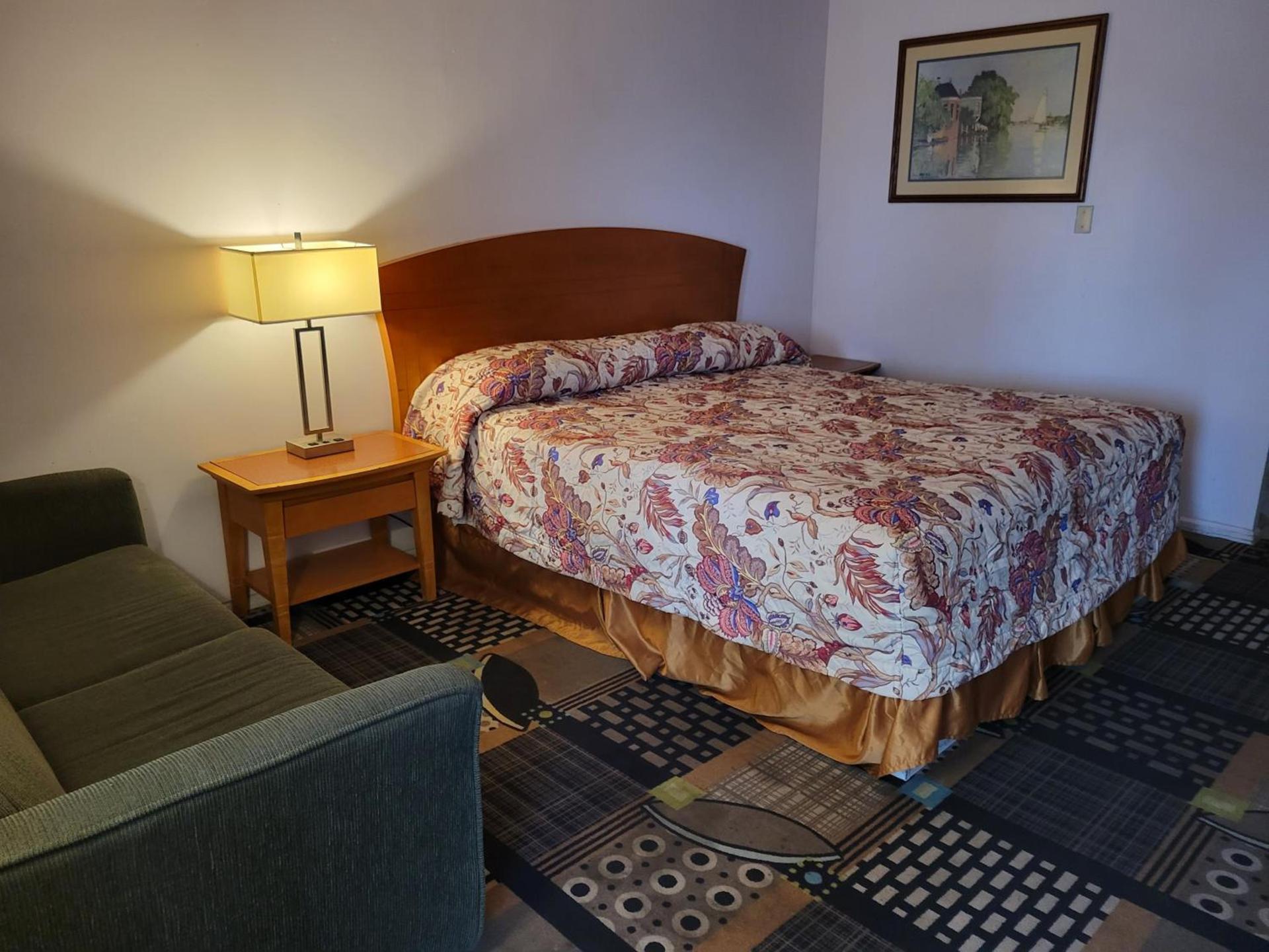 Emerald Inn & Lounge photo 19