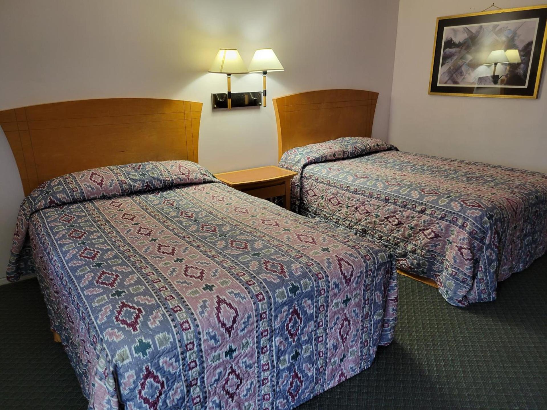 Emerald Inn & Lounge photo 10