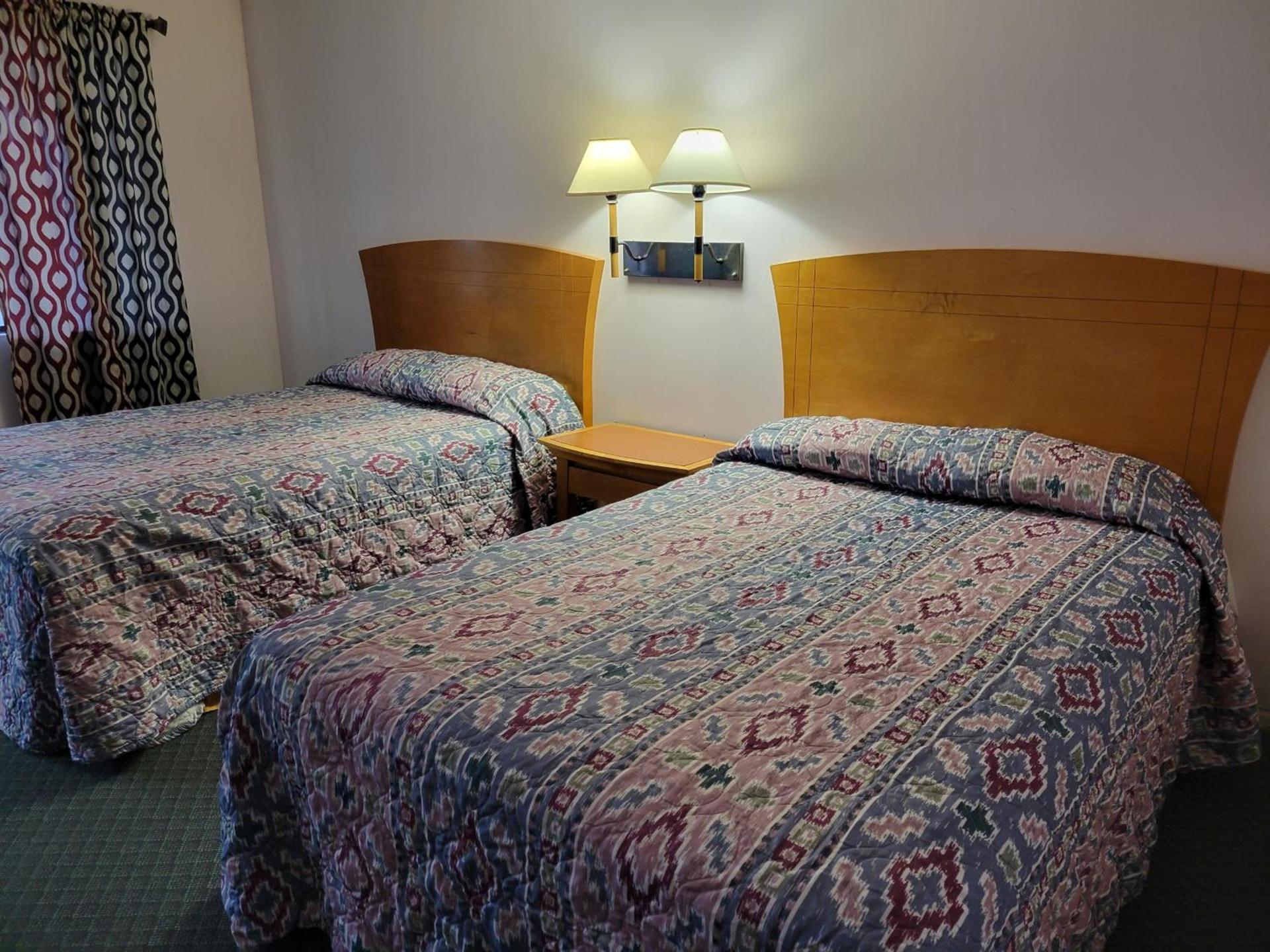Emerald Inn & Lounge photo 7