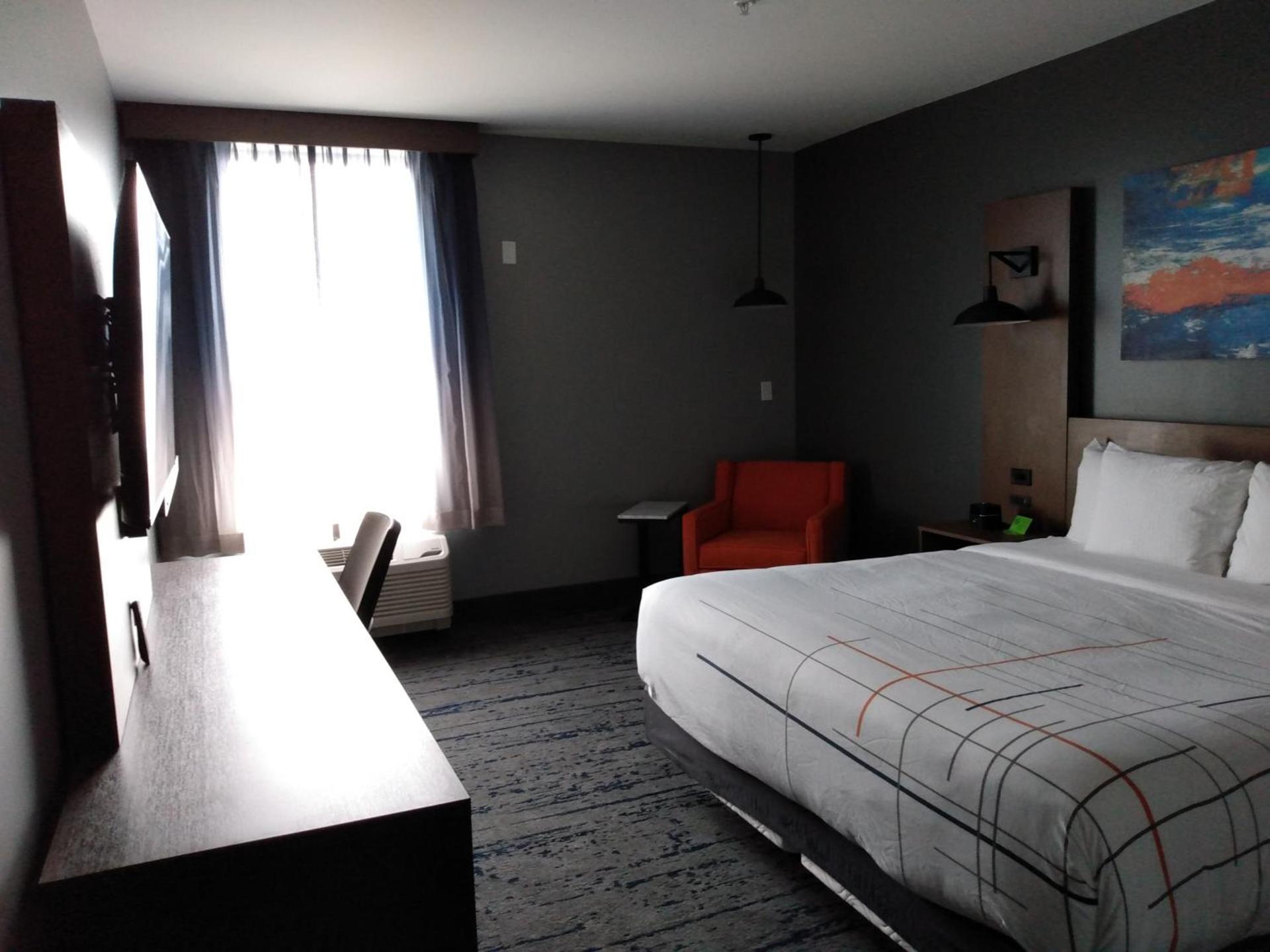 La Quinta Inn & Suites by Wyndham Bardstown photo 26