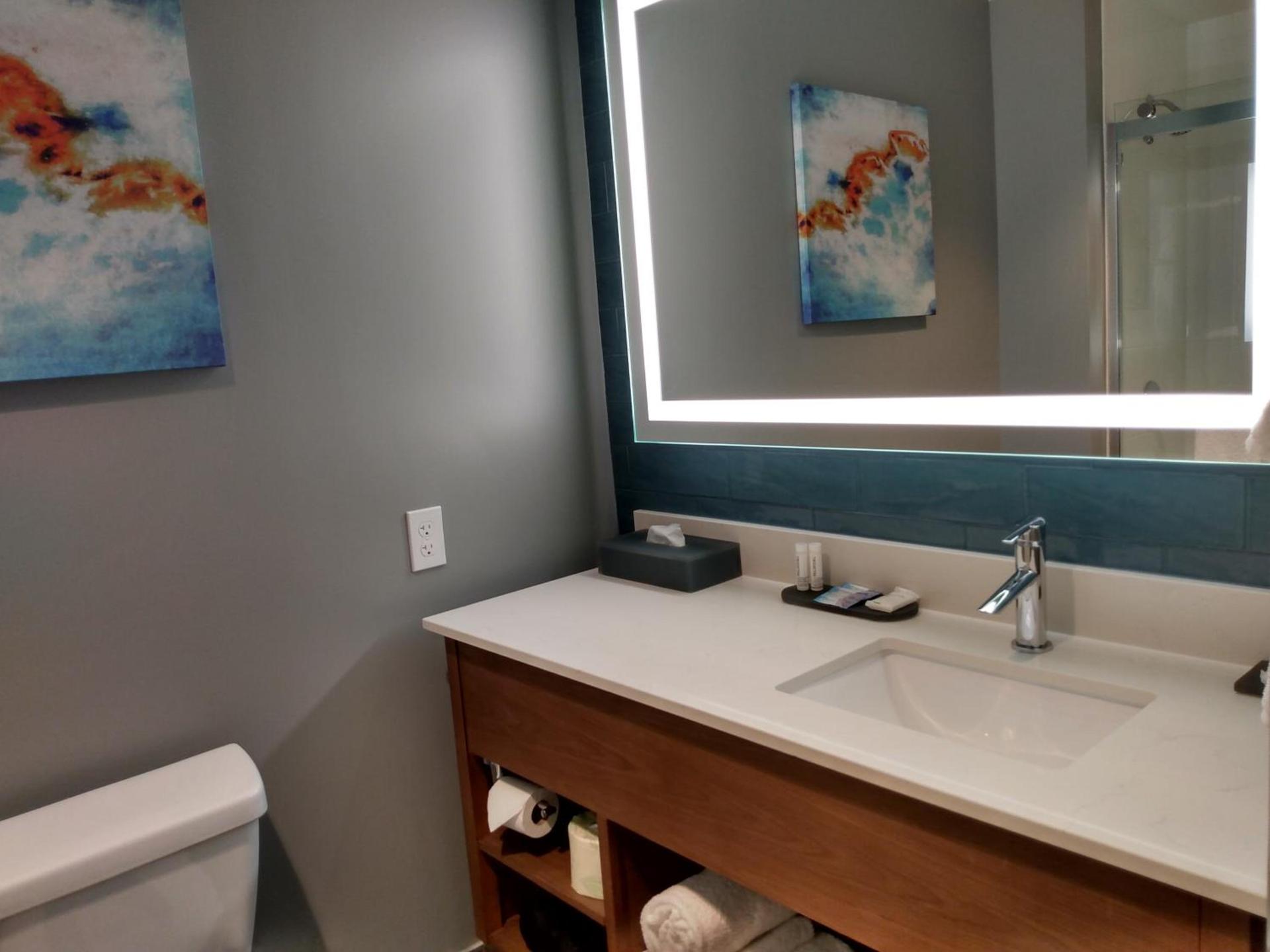 La Quinta Inn & Suites by Wyndham Bardstown photo 27