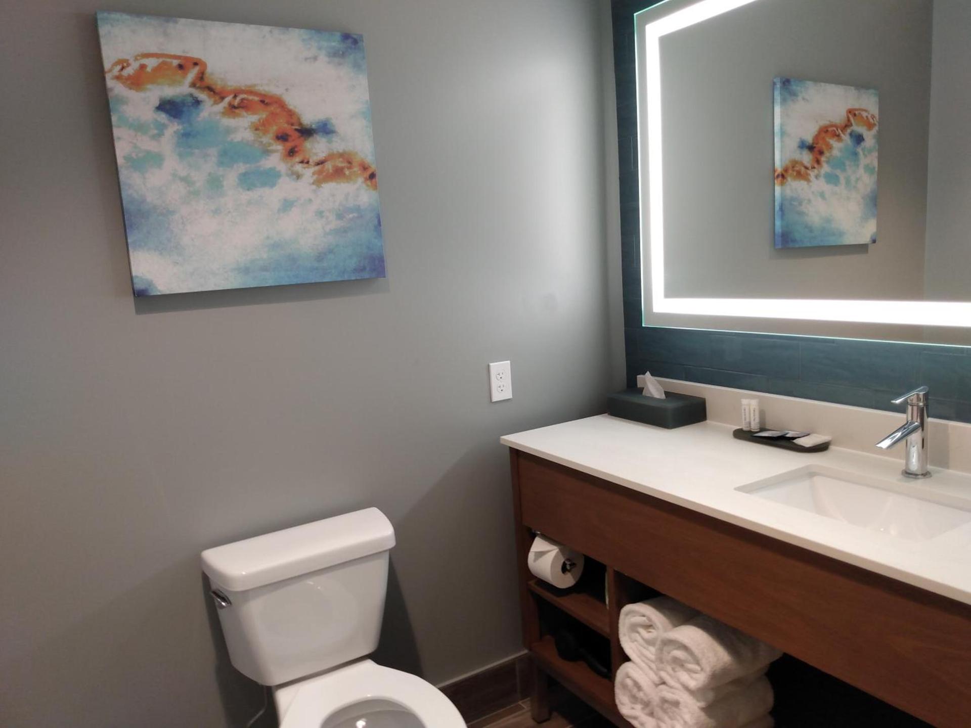 La Quinta Inn & Suites by Wyndham Bardstown photo 32