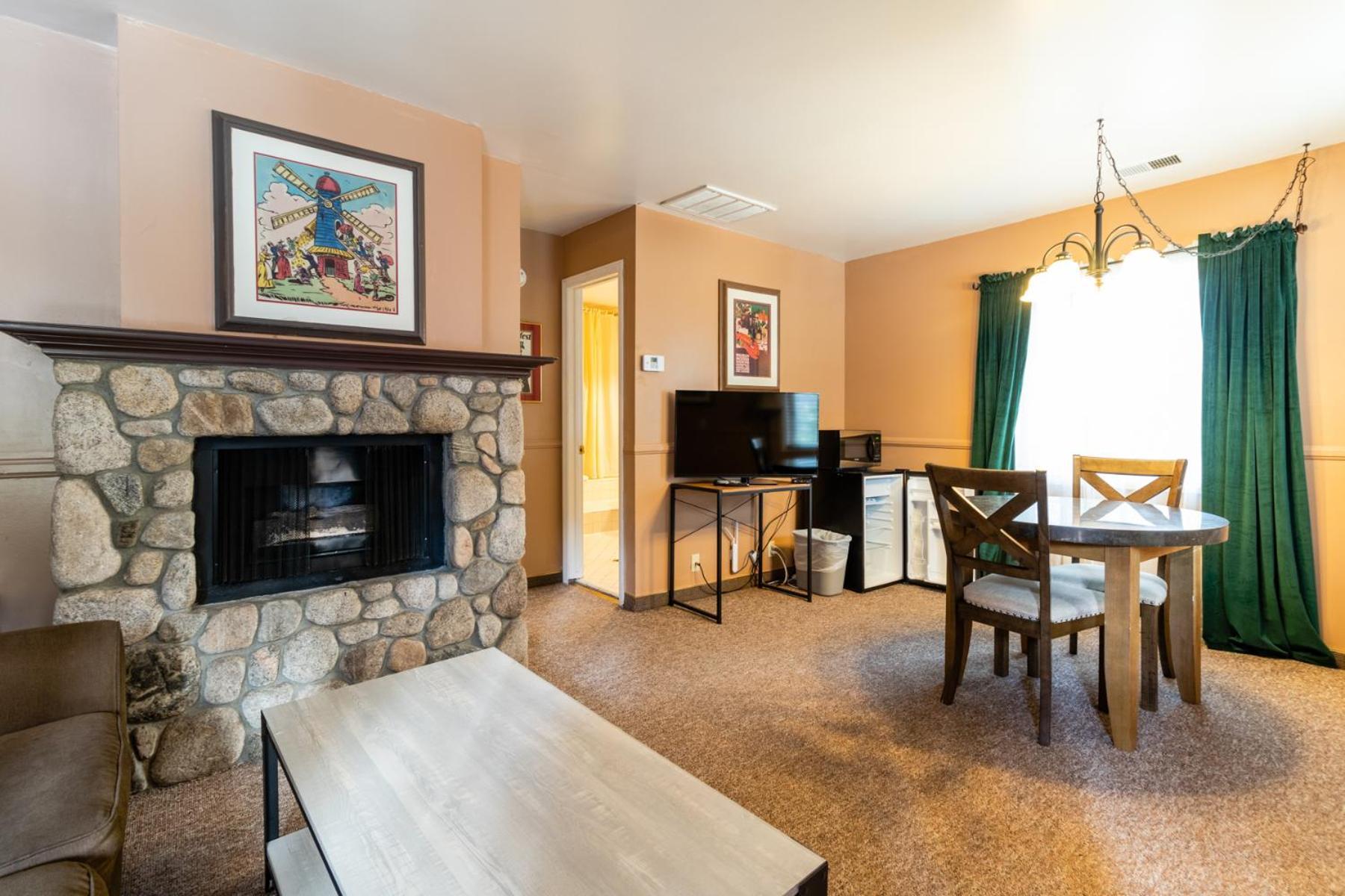 Saddleback Inn at Lake Arrowhead photo 18