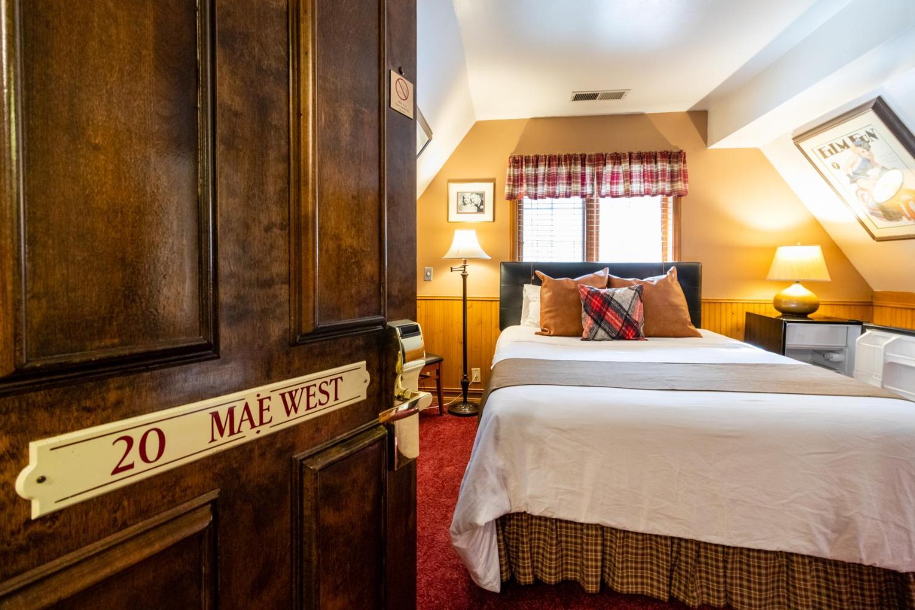 Saddleback Inn at Lake Arrowhead photo 56