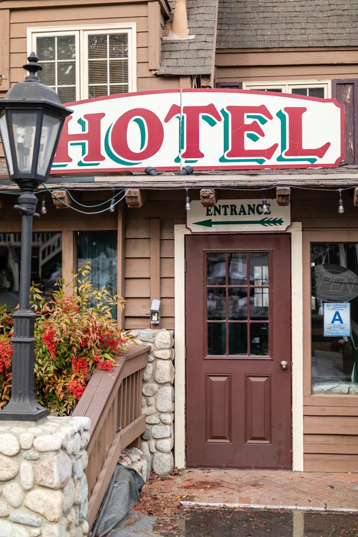 Saddleback Inn at Lake Arrowhead photo 31