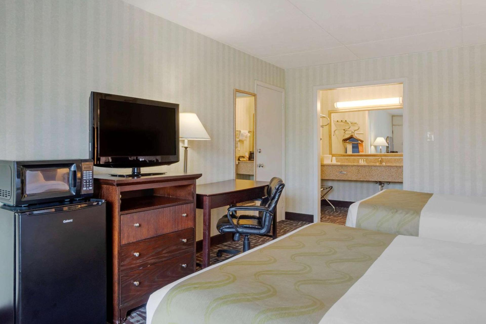 Quality Inn Fredericksburg near Historic Downtown photo 27