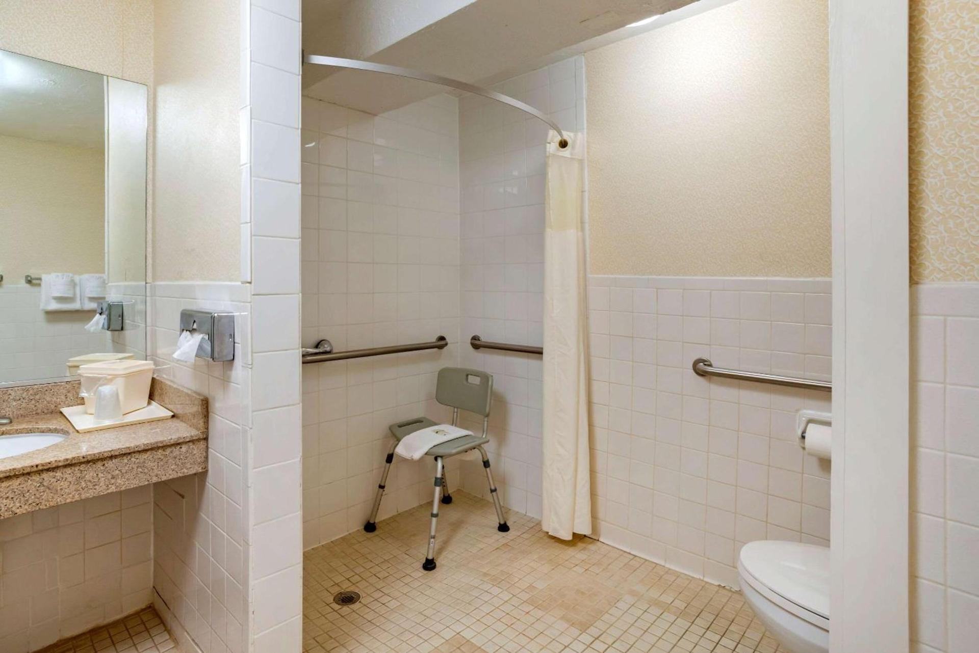 Quality Inn Fredericksburg near Historic Downtown photo 35