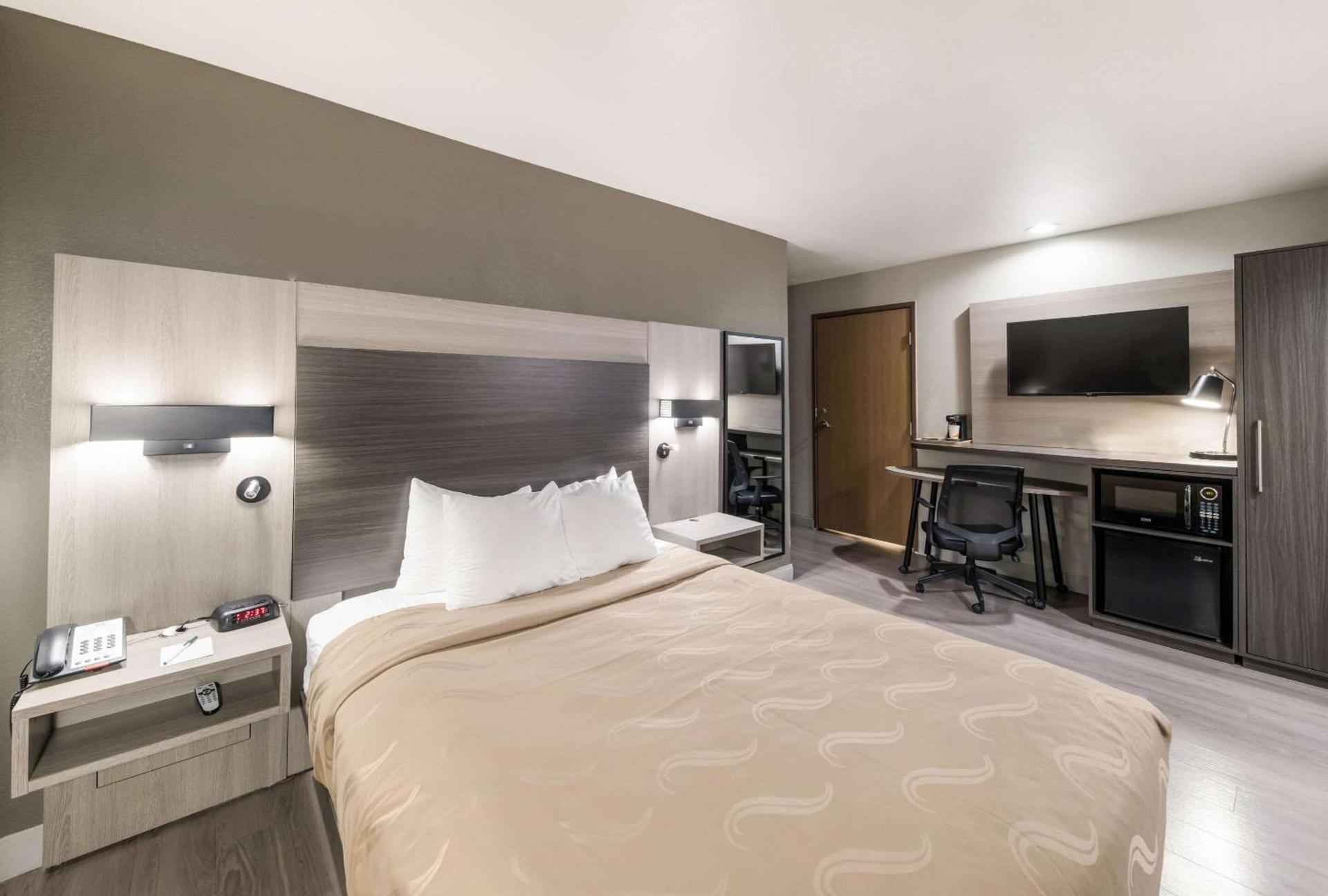 Quality Inn & Suites North Mesquite I-30 photo 2