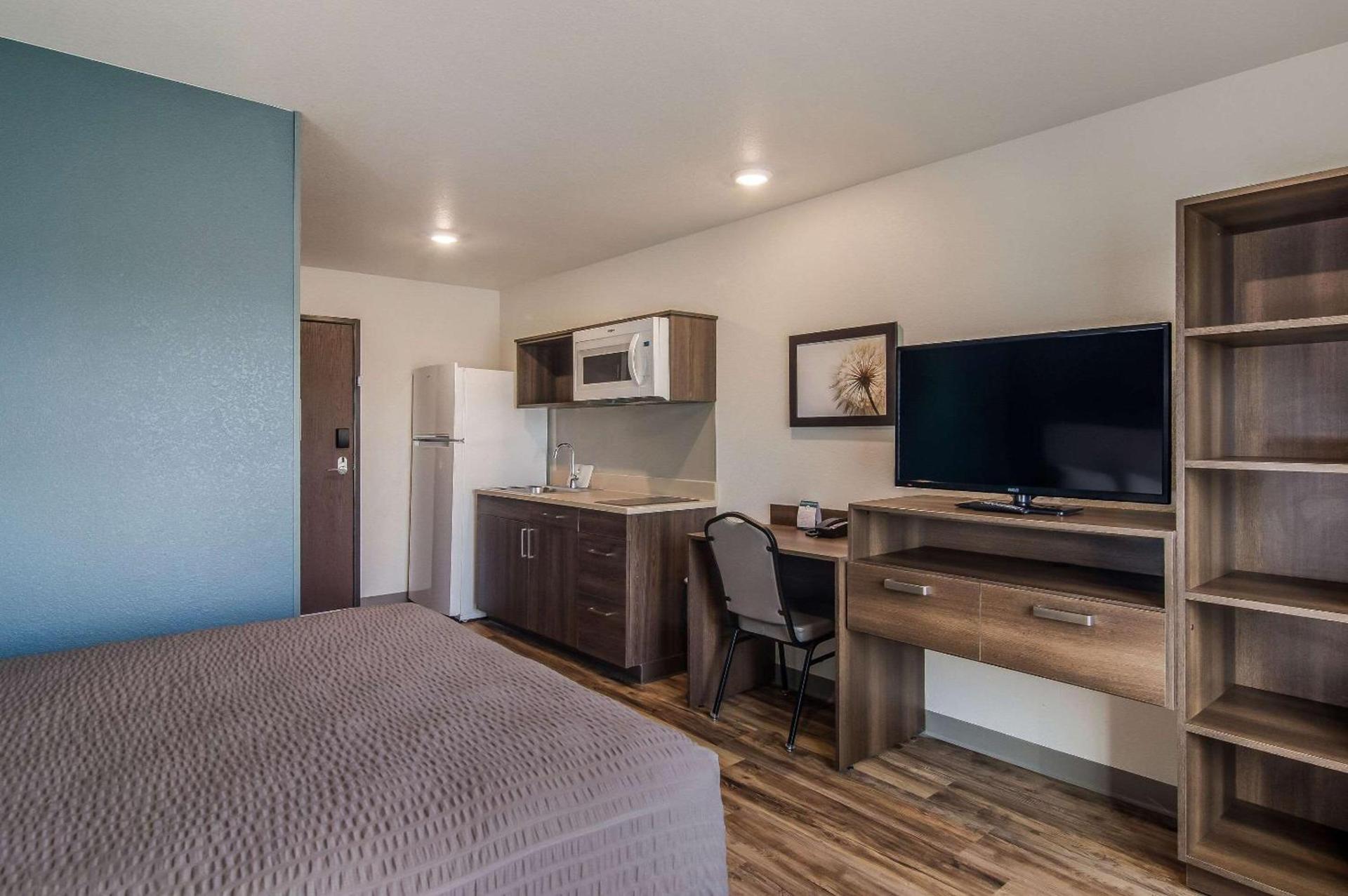 WoodSpring Suites Broomfield-Westminster photo 13