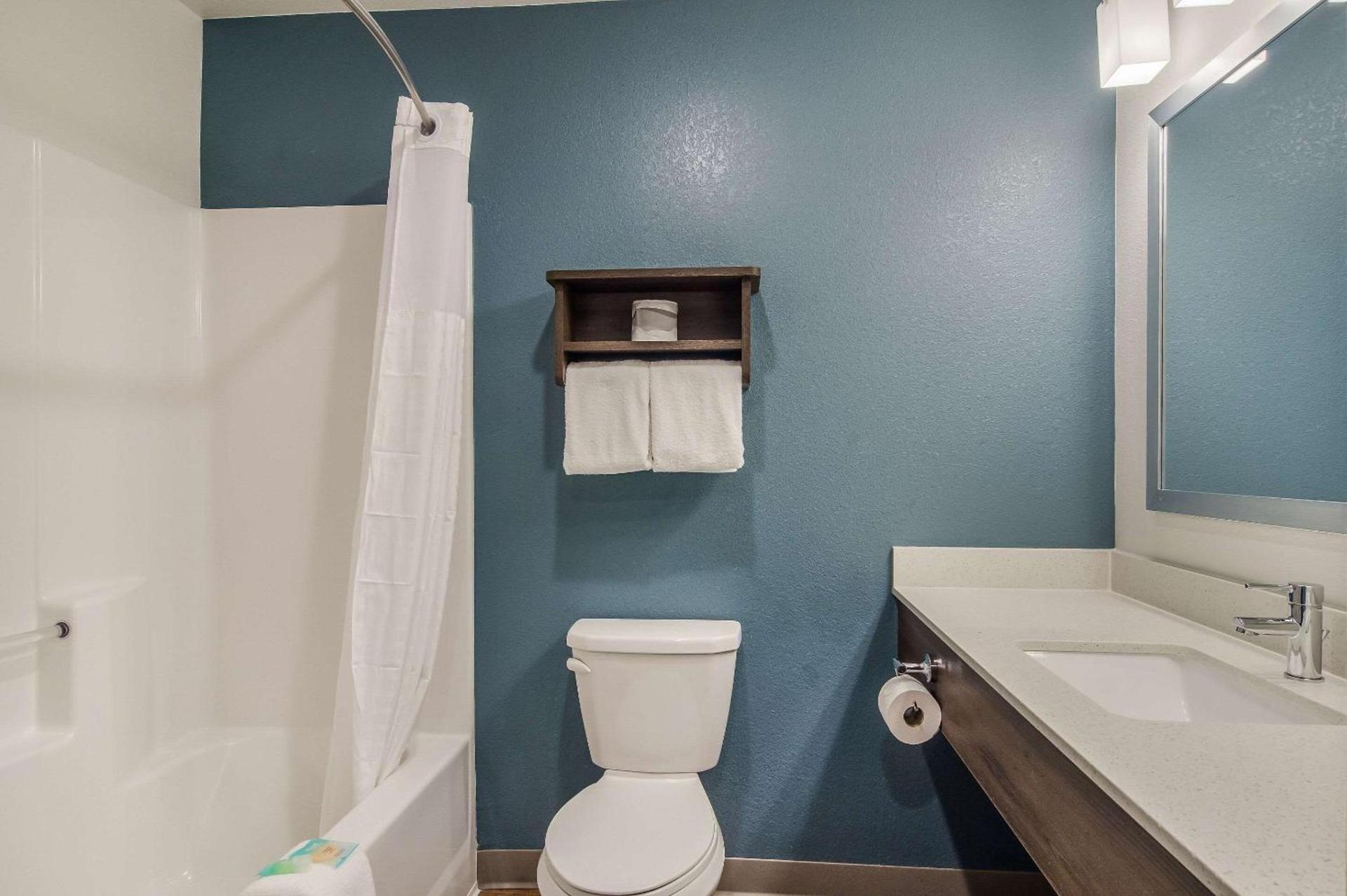 WoodSpring Suites Broomfield-Westminster photo 18