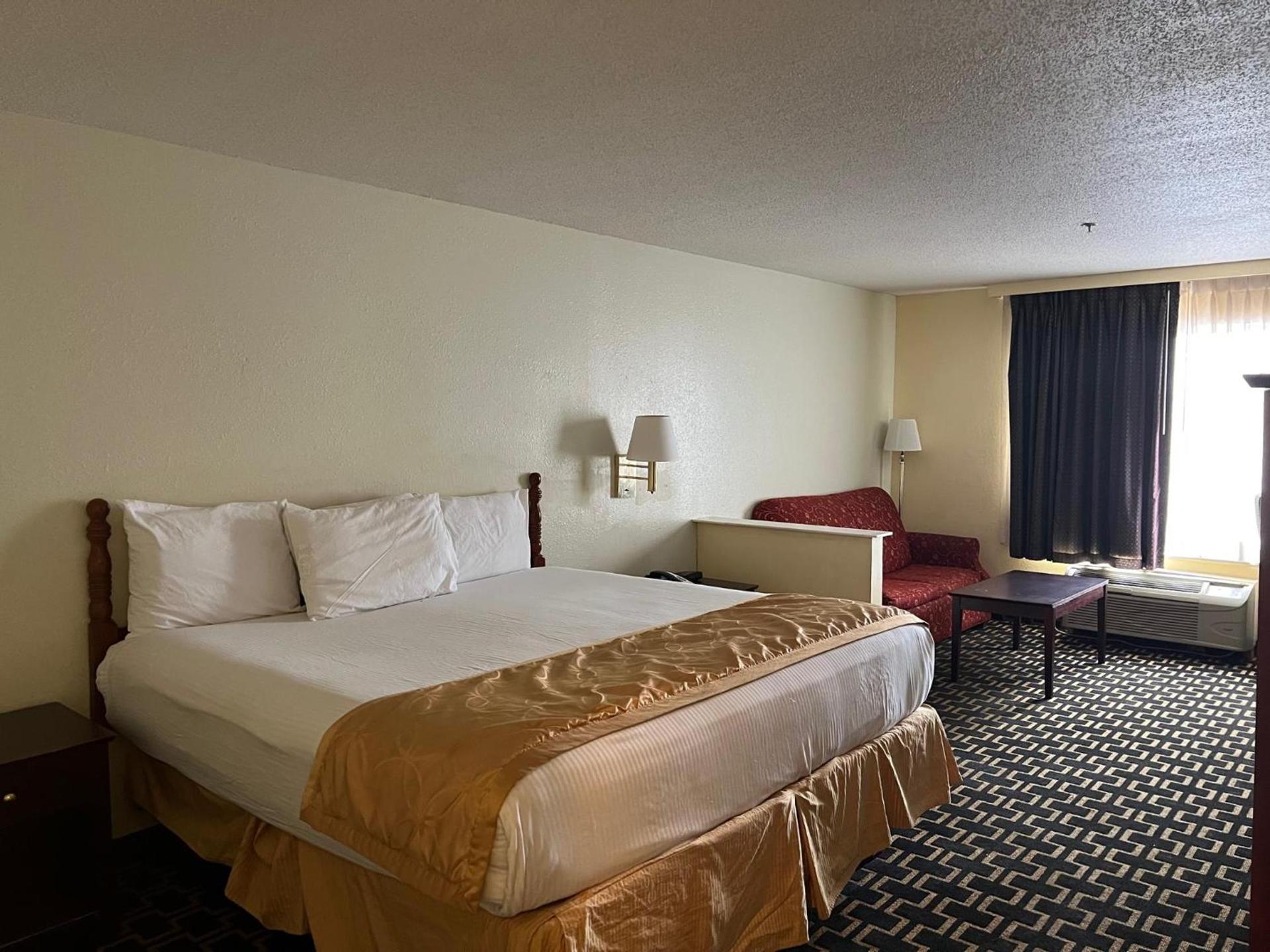 Budgetel Inns & Suites photo 7