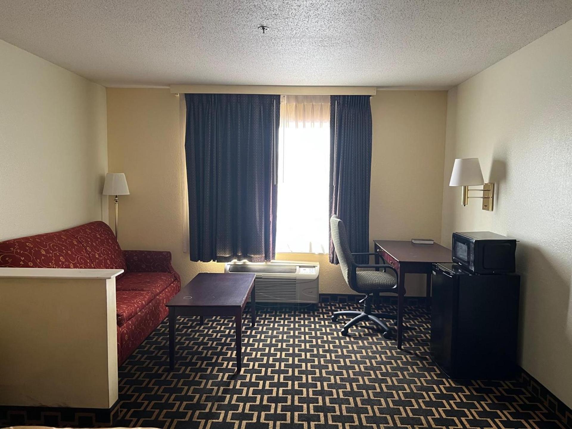 Budgetel Inns & Suites photo 8