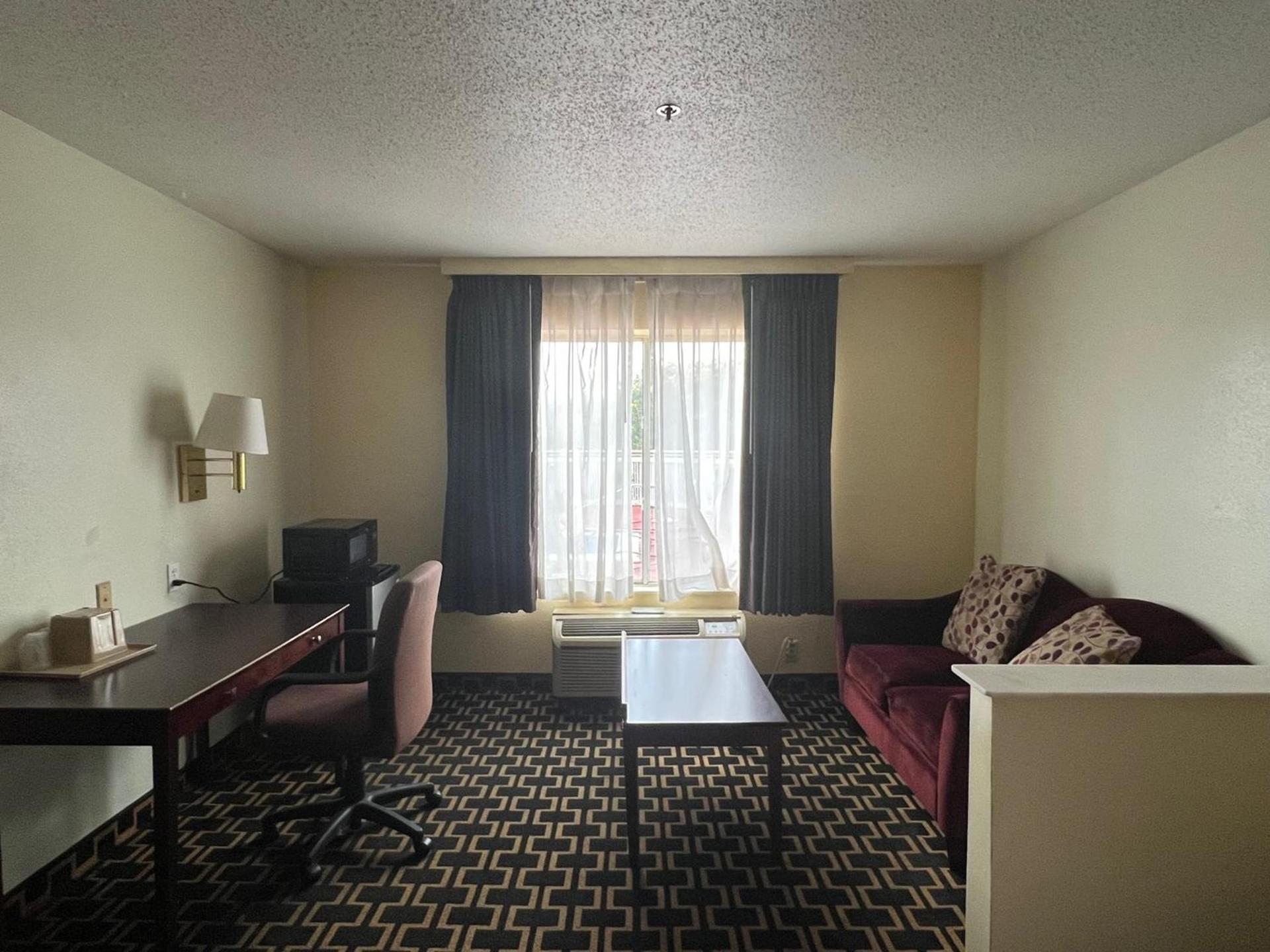 Budgetel Inns & Suites photo 10