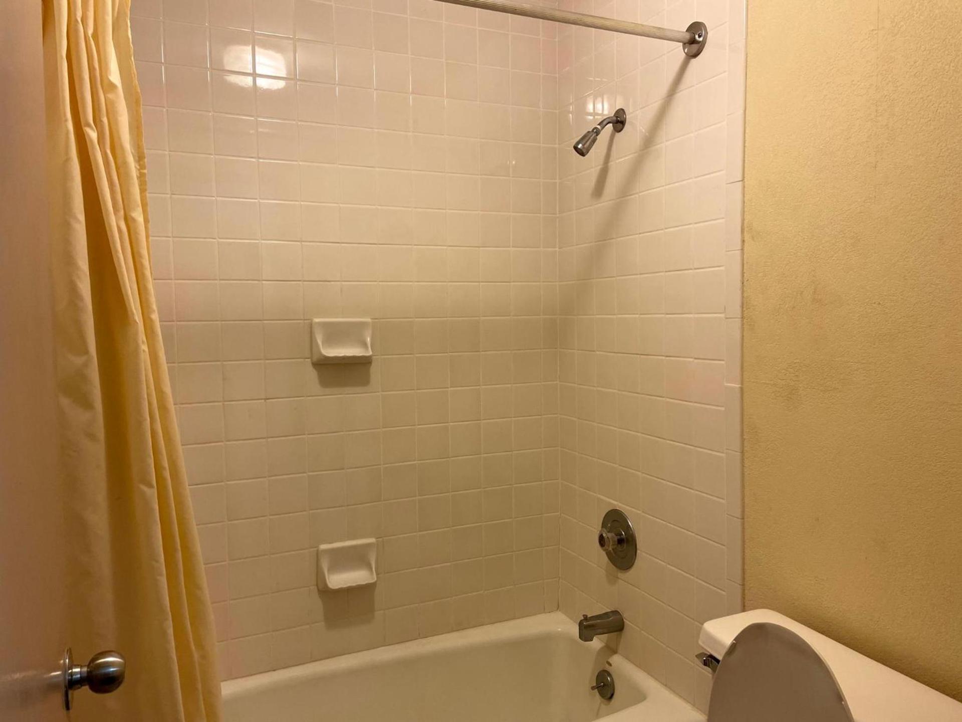 Travelers Inn & Suites photo 19