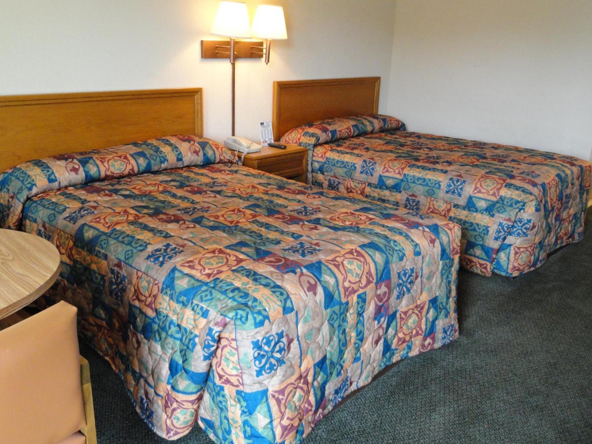 Travelers Inn & Suites photo 23