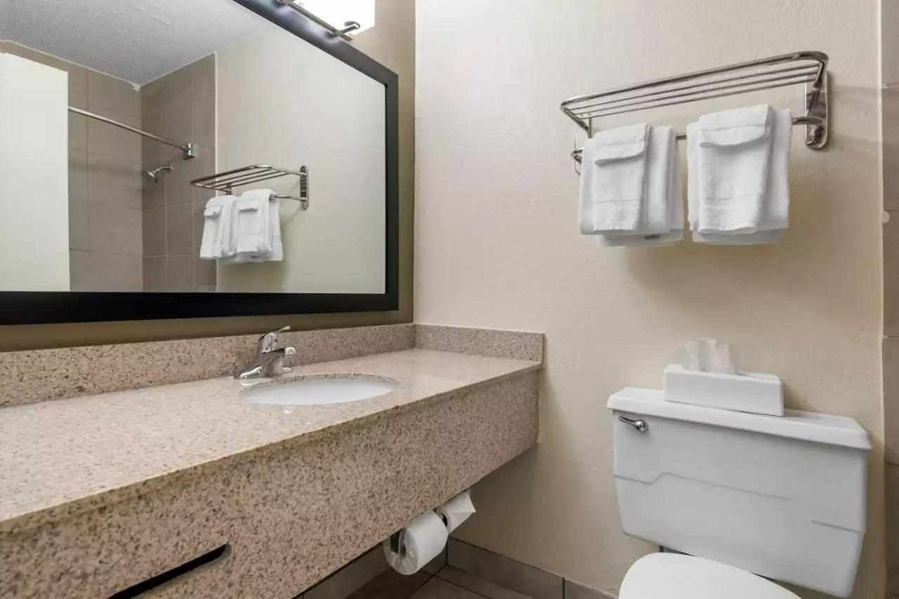 Quality Inn & Suites Lafayette I-65 photo 34