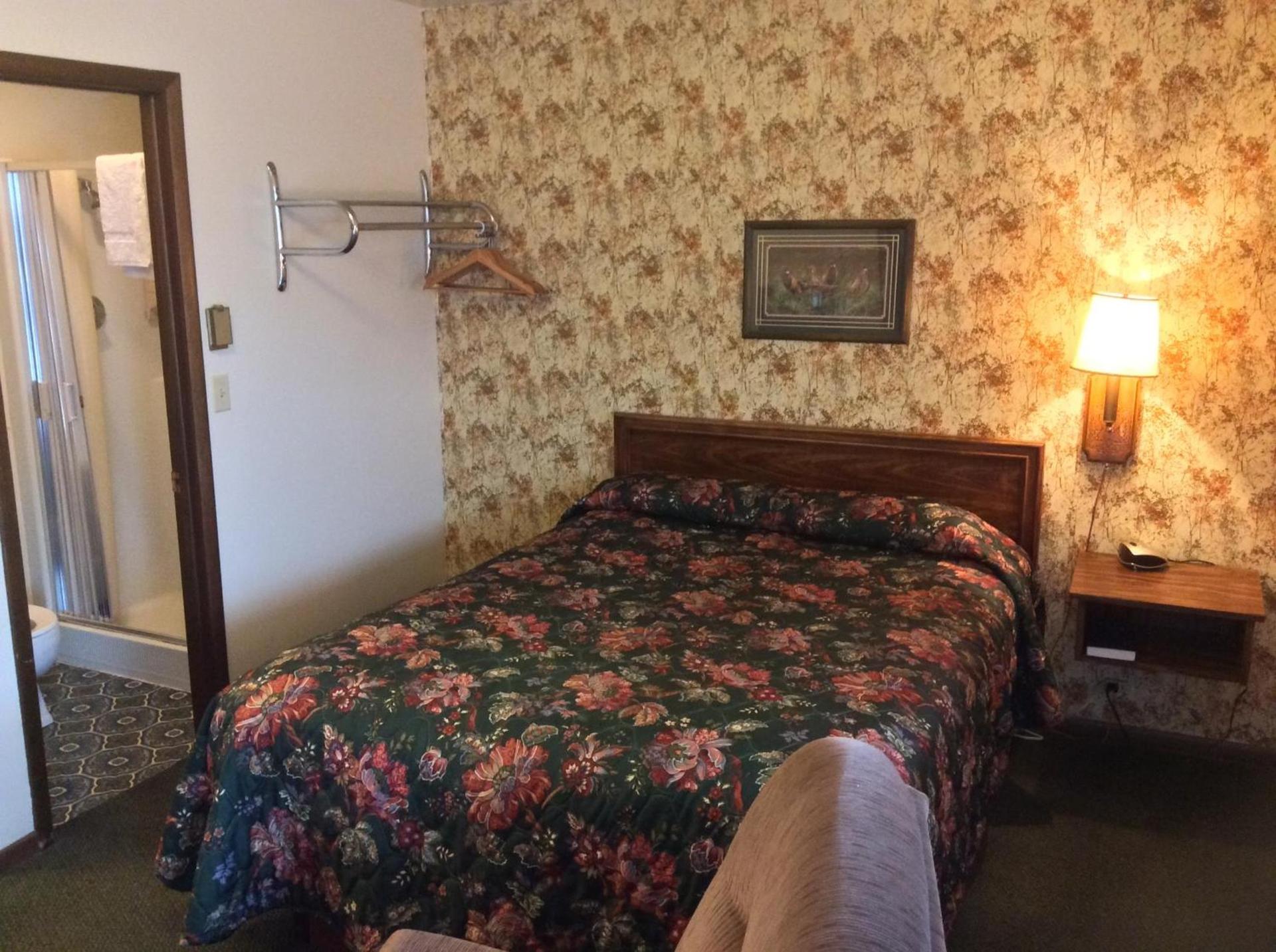 Burr Oak Motel photo 21