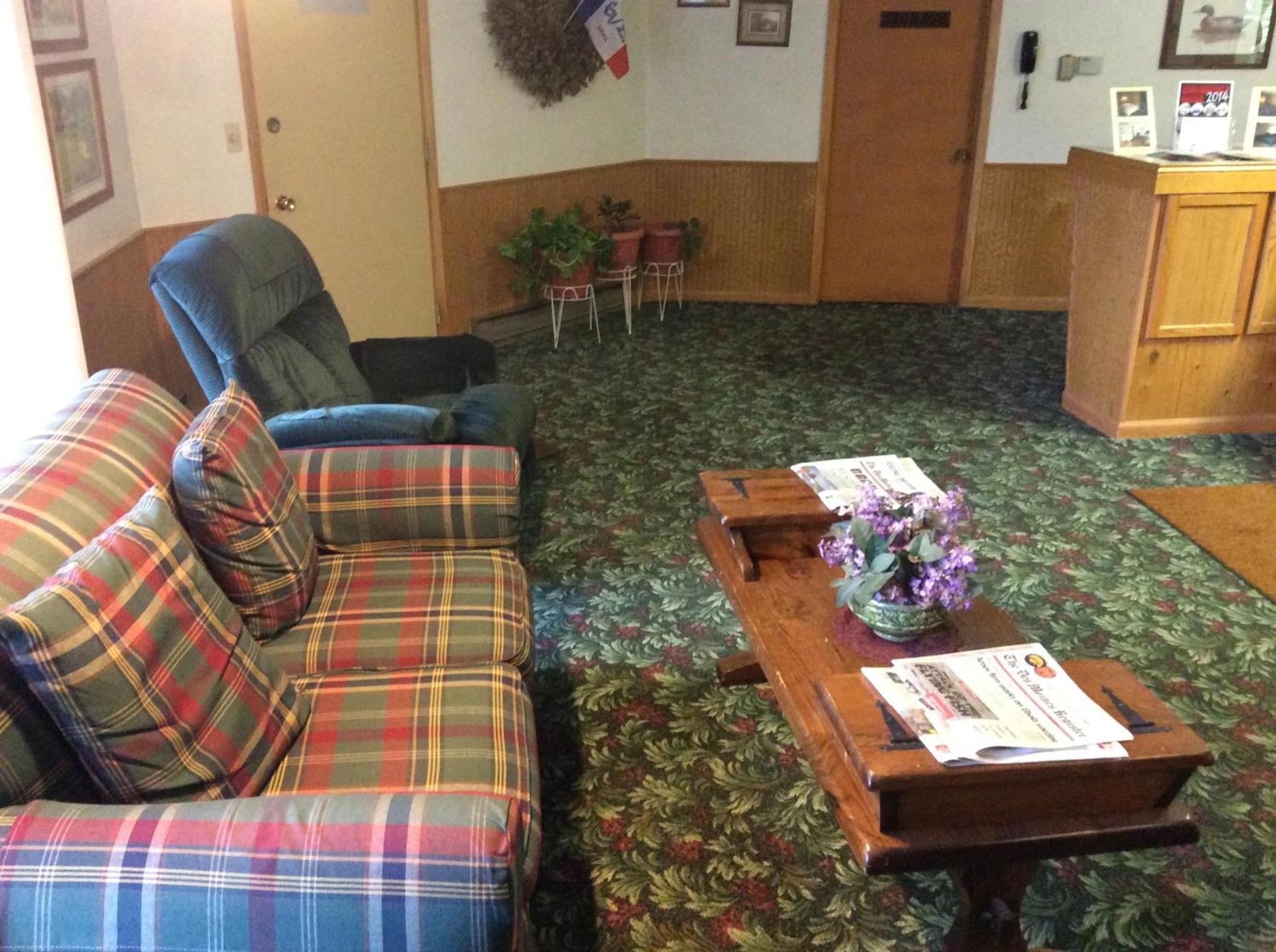 Burr Oak Motel photo 11