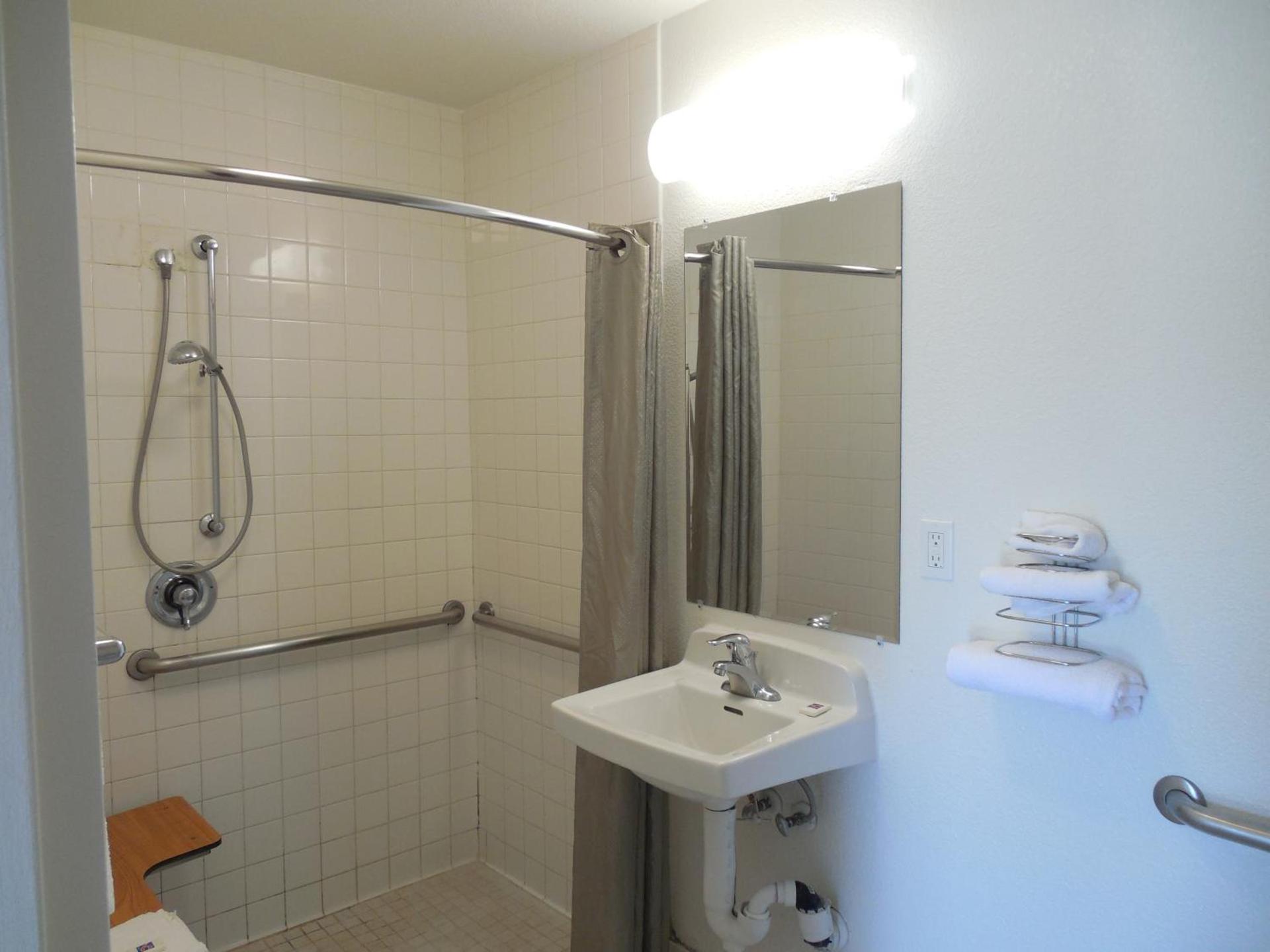 Motel 6-Temecula, CA - Historic Old Town photo 43