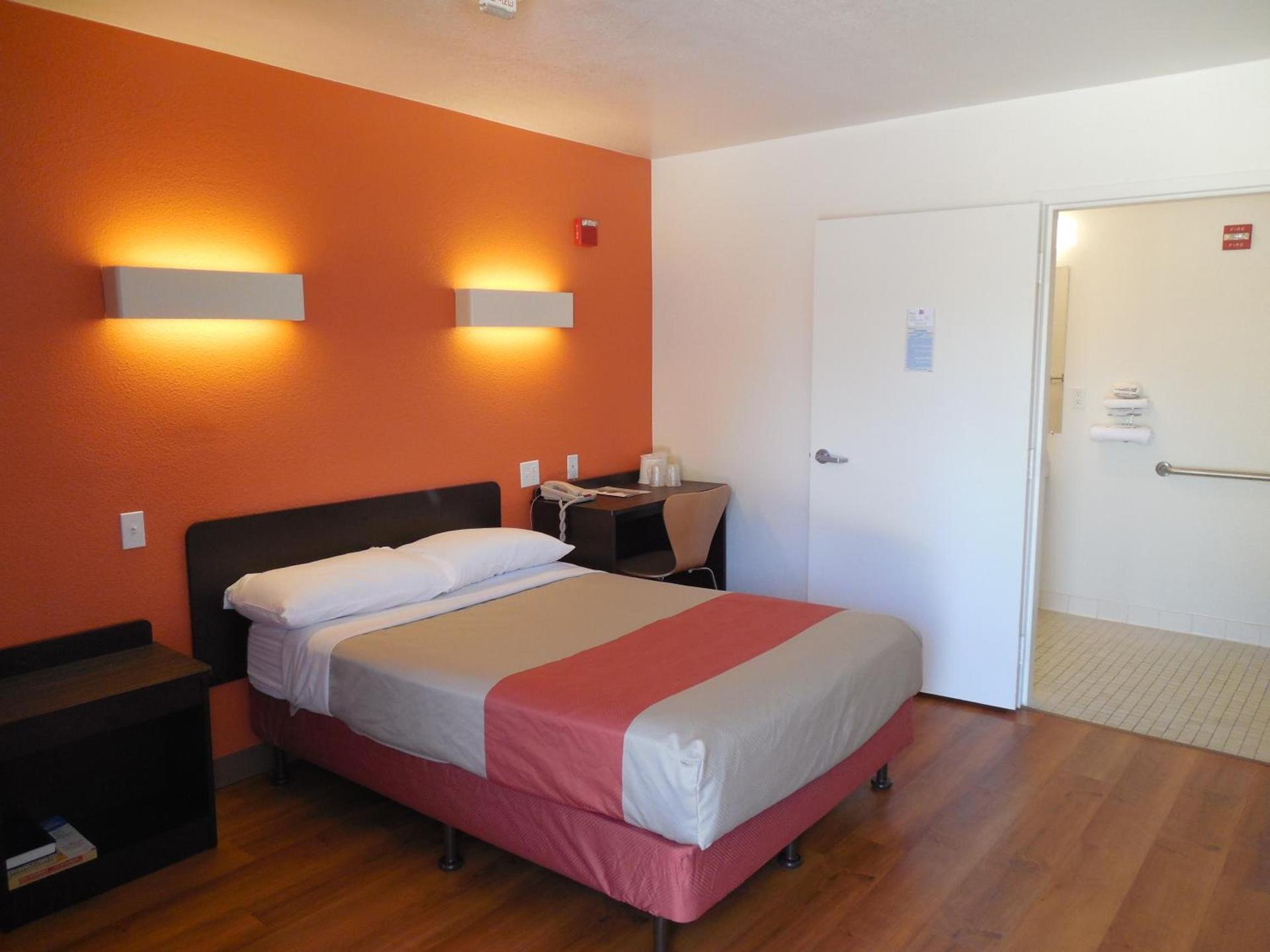 Motel 6-Temecula, CA - Historic Old Town photo 35