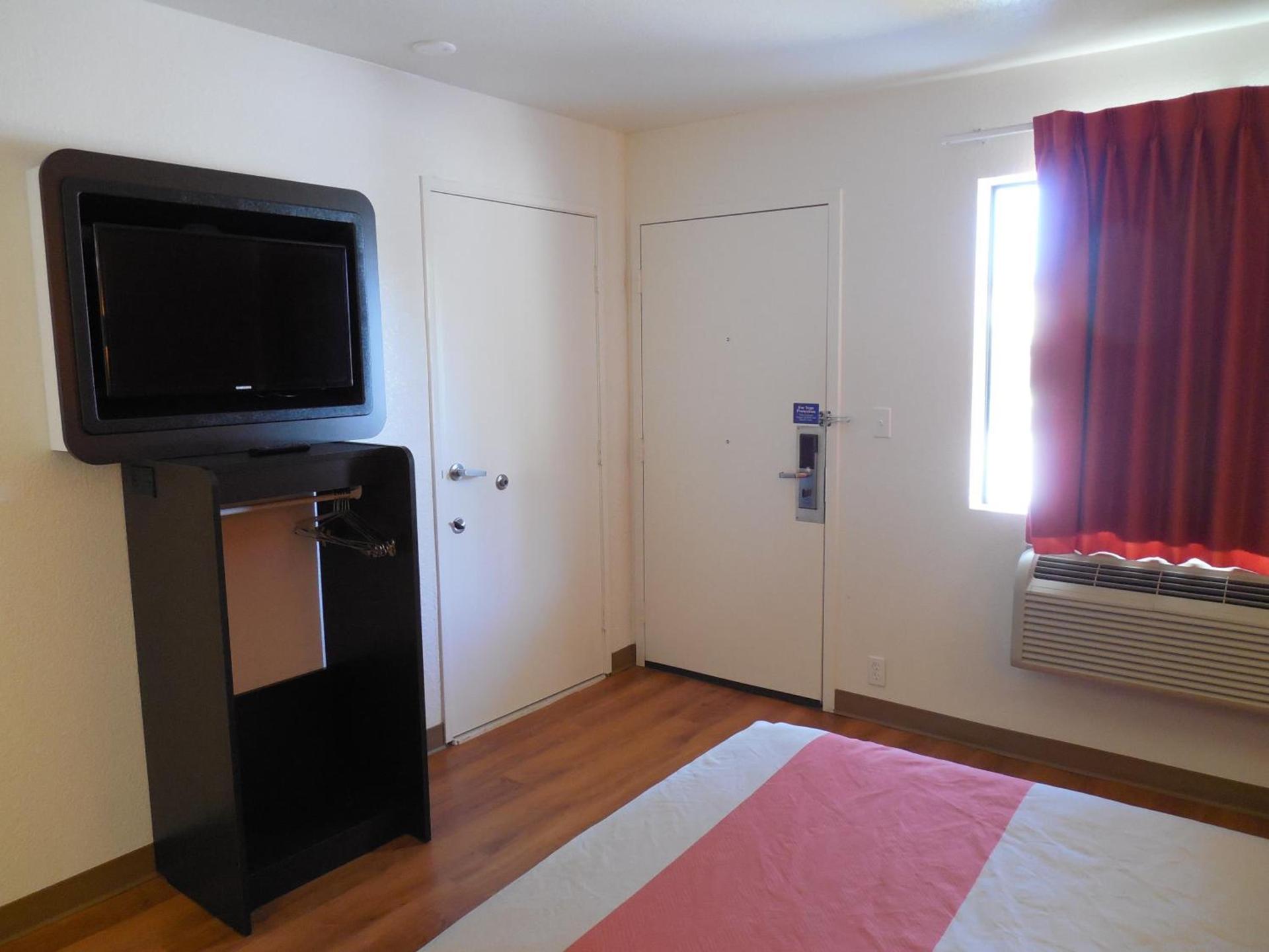 Motel 6-Temecula, CA - Historic Old Town photo 34