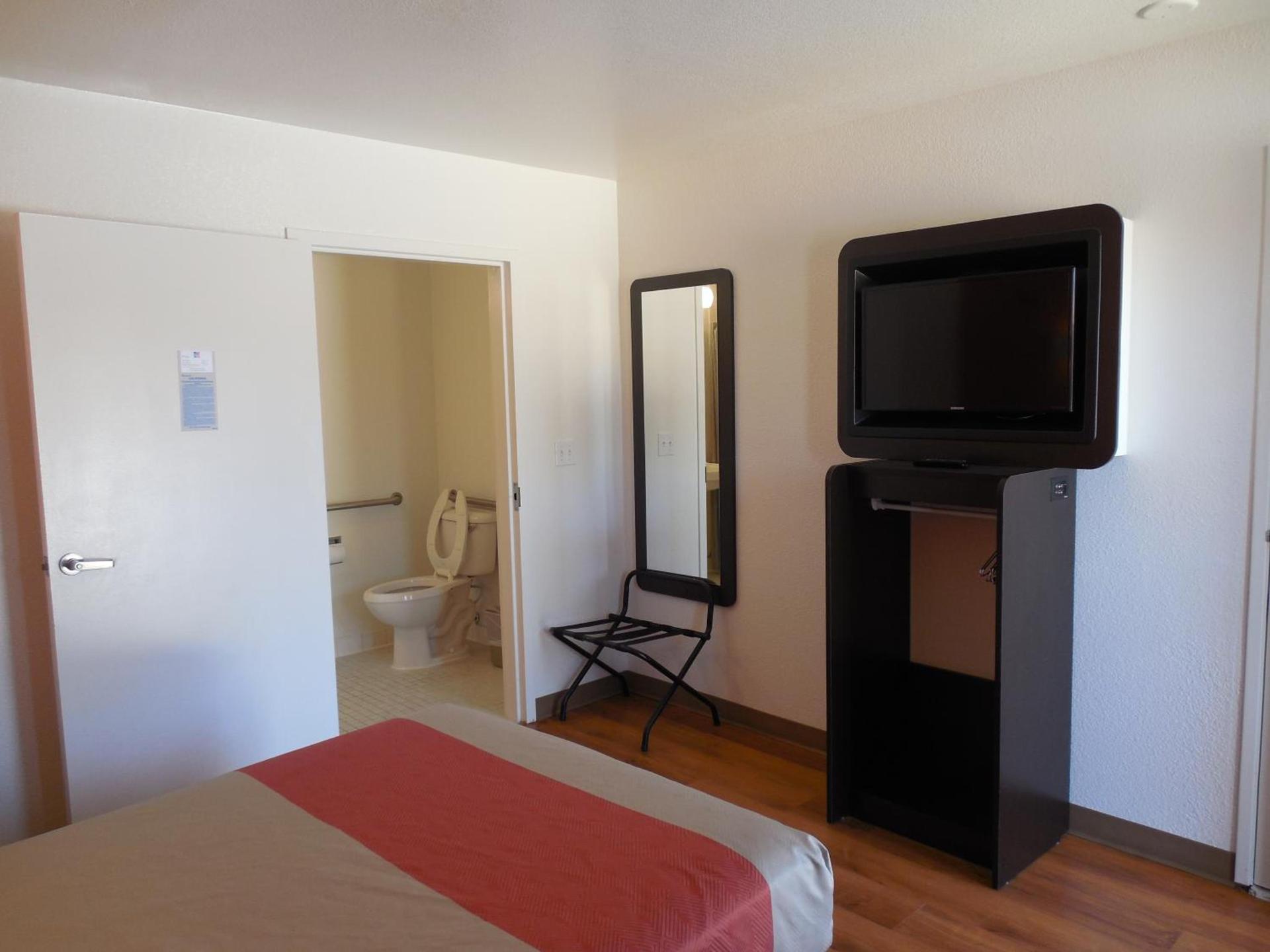 Motel 6-Temecula, CA - Historic Old Town photo 38