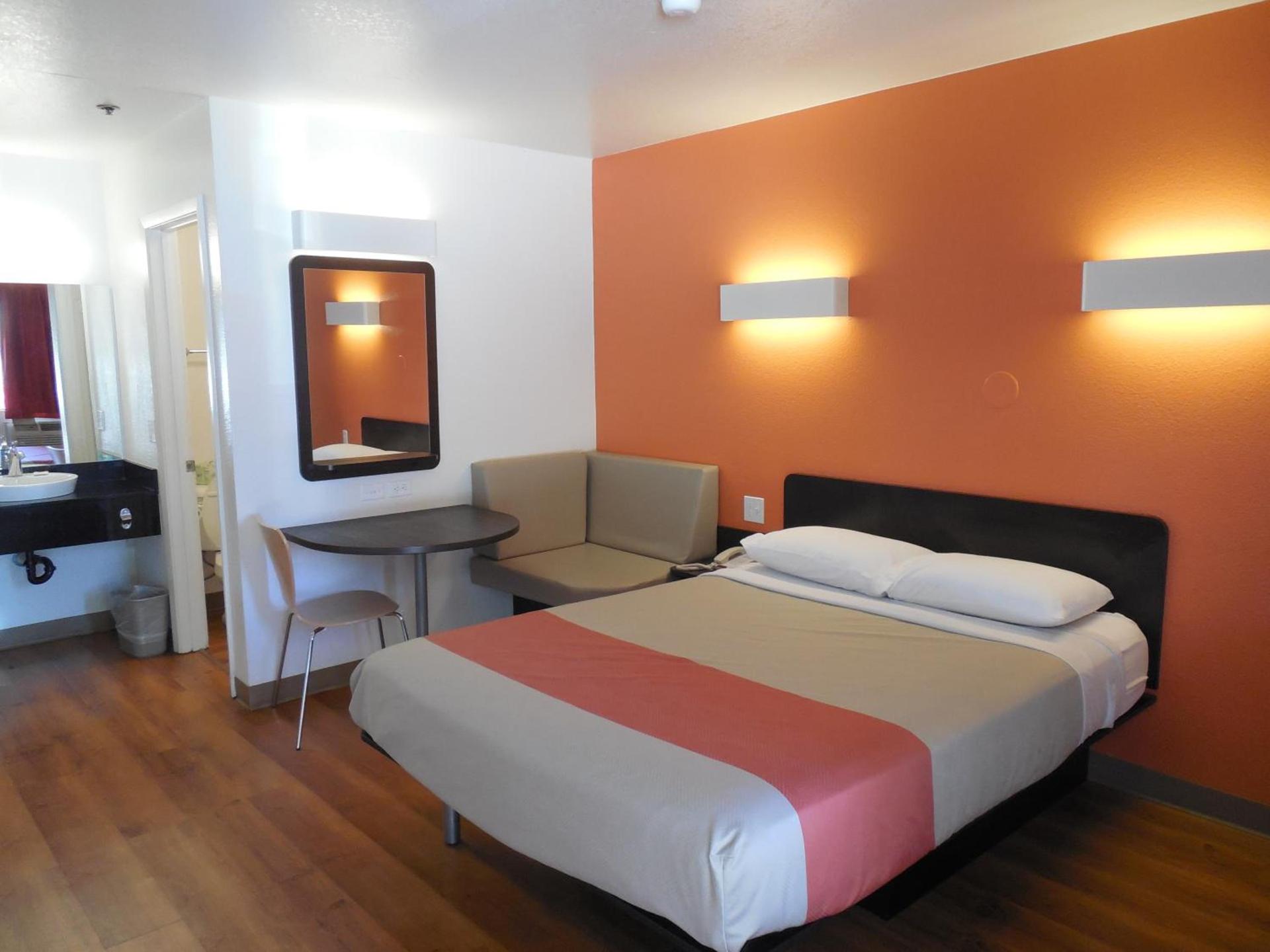 Motel 6-Temecula, CA - Historic Old Town photo 31